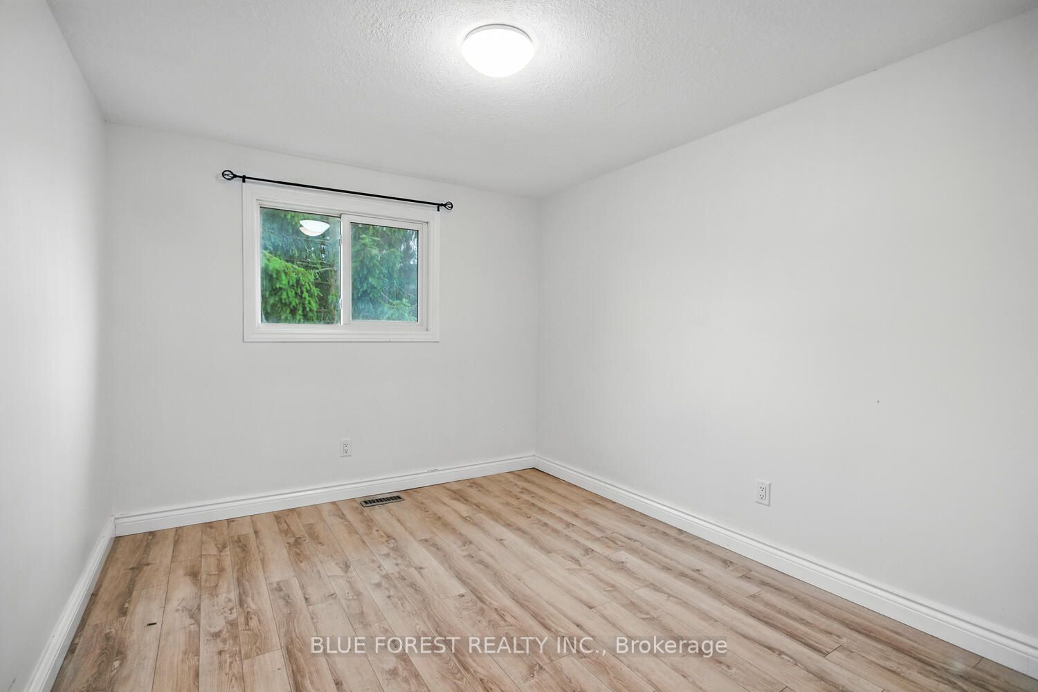 1318 Highbury Avenue N 76 Property Photo 25