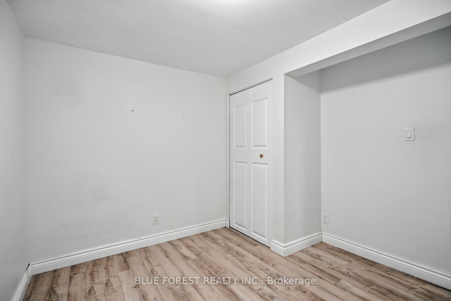 1318 Highbury Avenue N 76 Property Photo 37