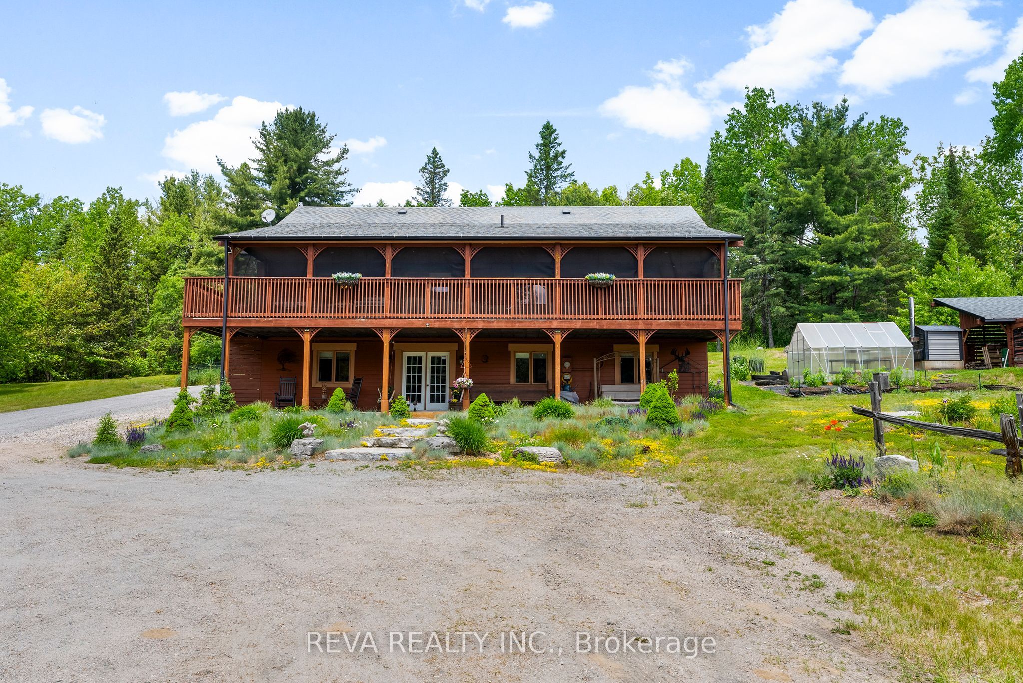 902 North Baptiste Lake Road Property Photo 1