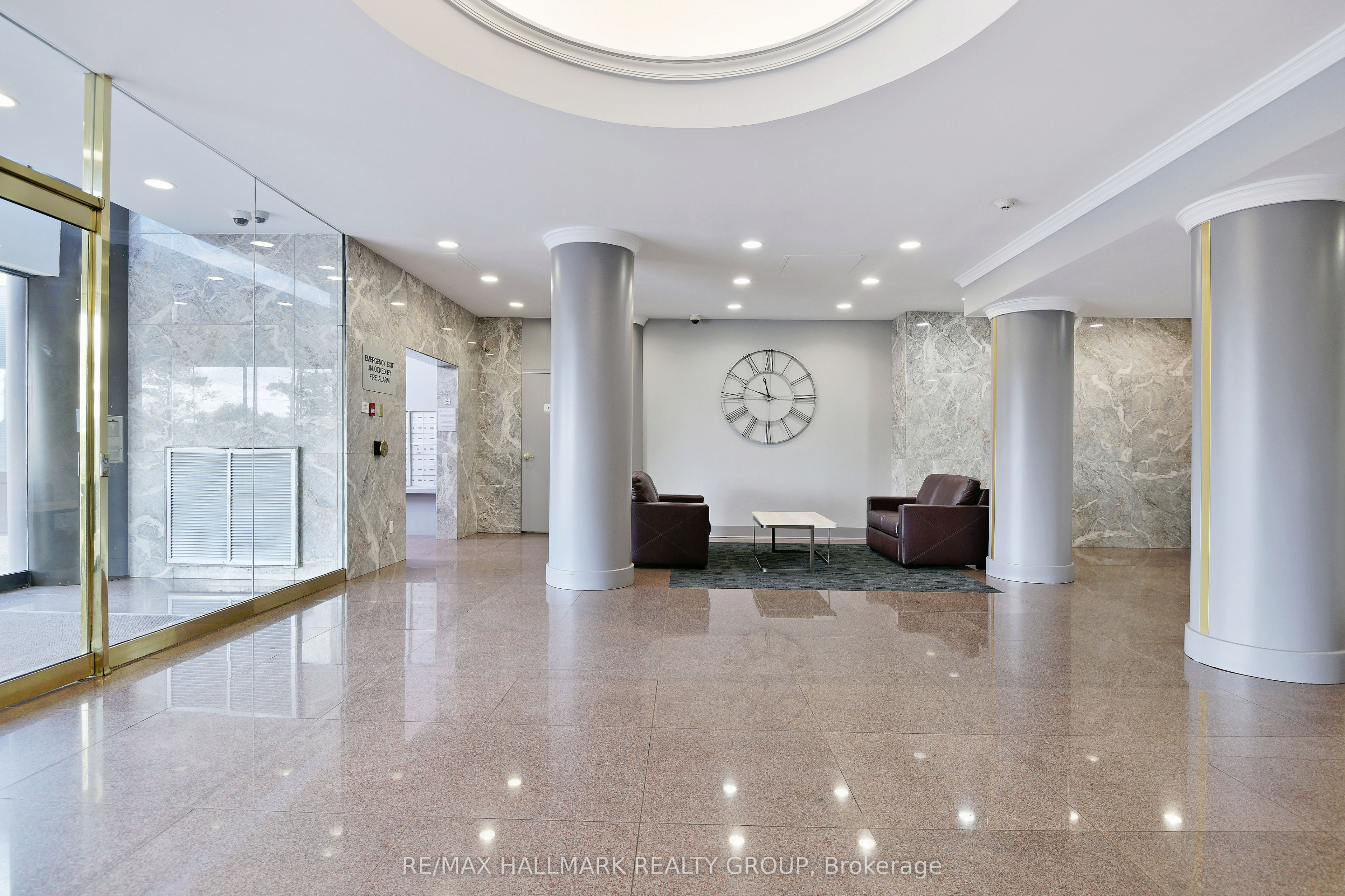 545 St Laurent Boulevard 503 Property Photo 7