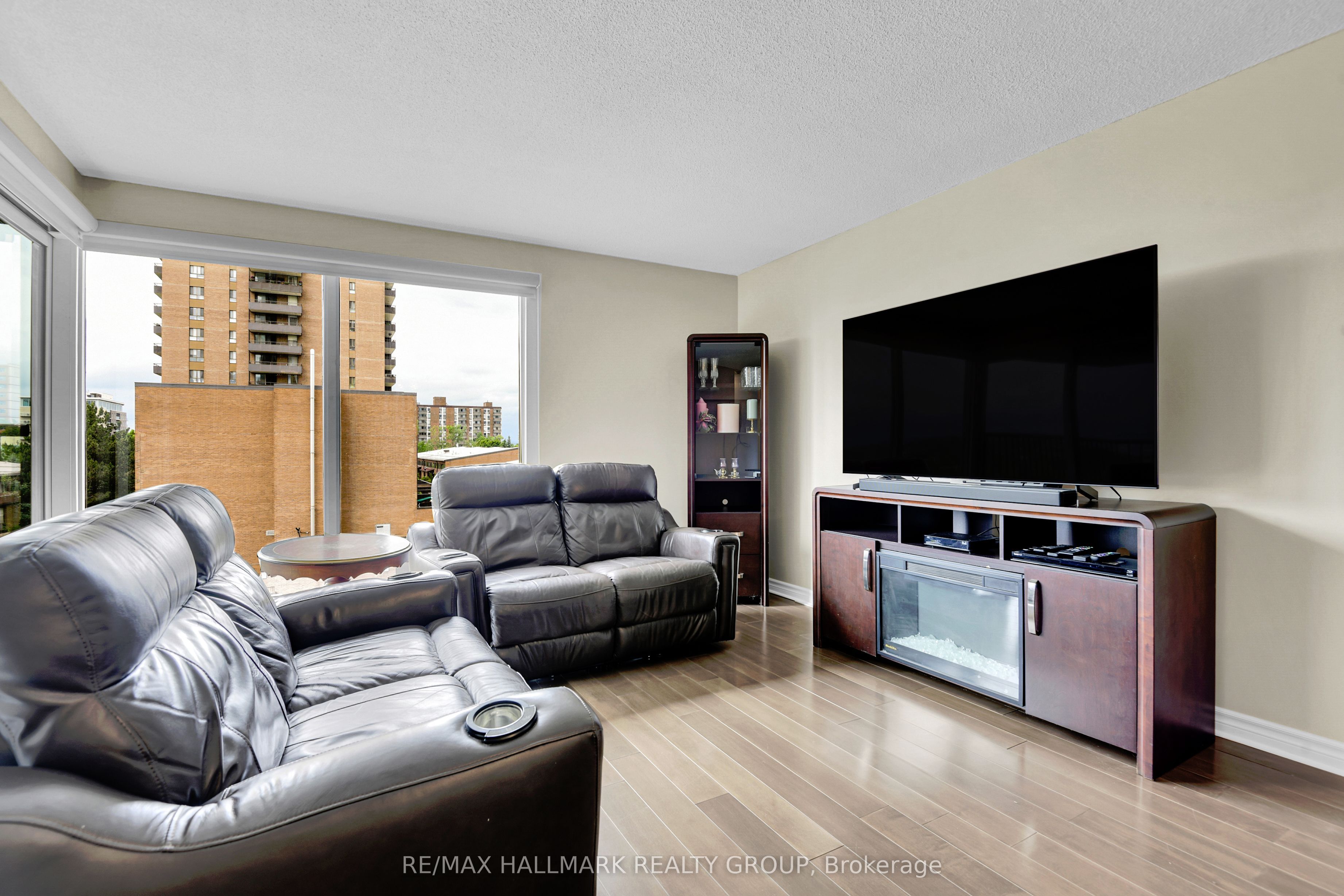 545 St Laurent Boulevard 503 Property Photo 15