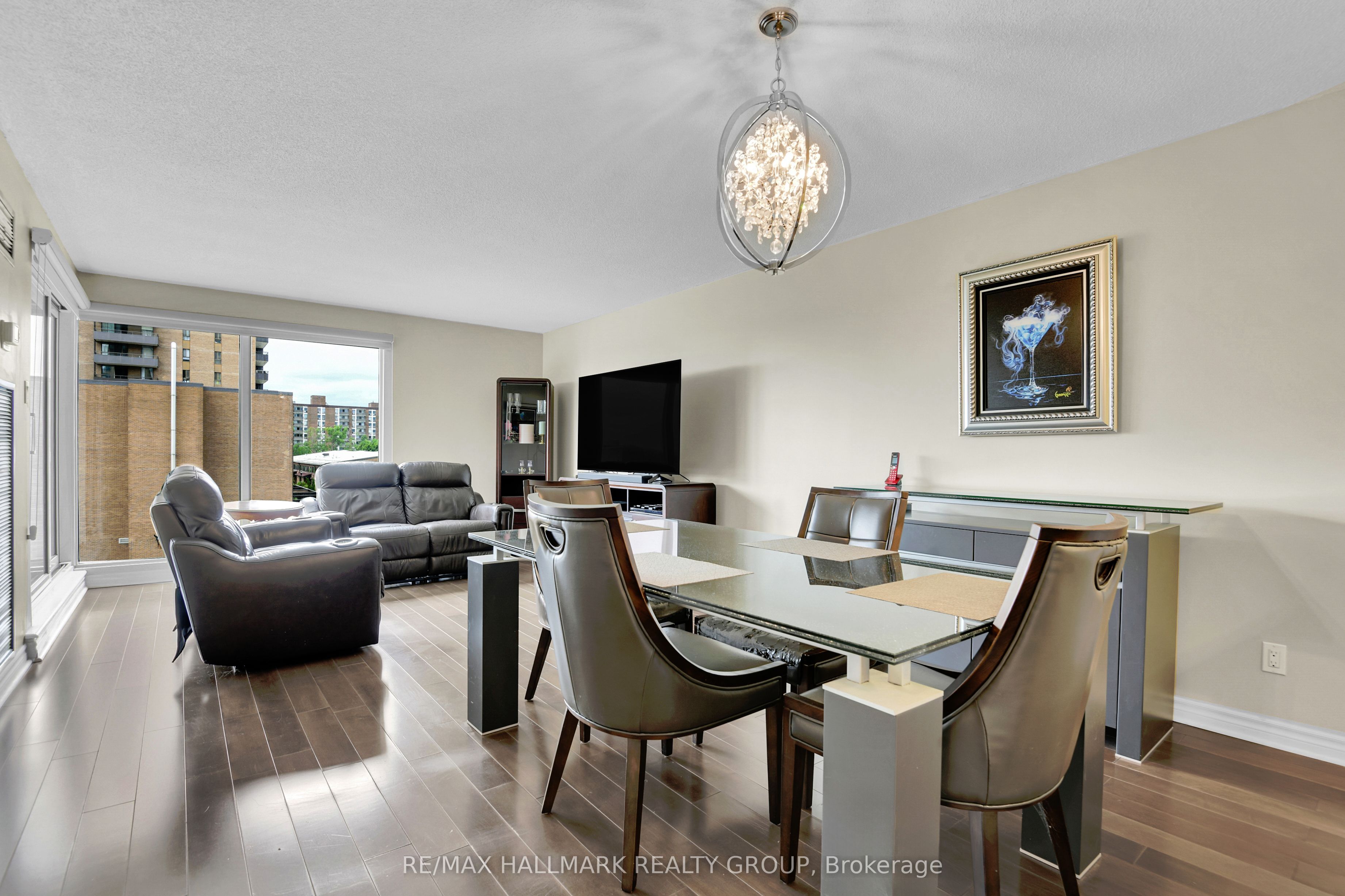 545 St Laurent Boulevard 503 Property Photo 18