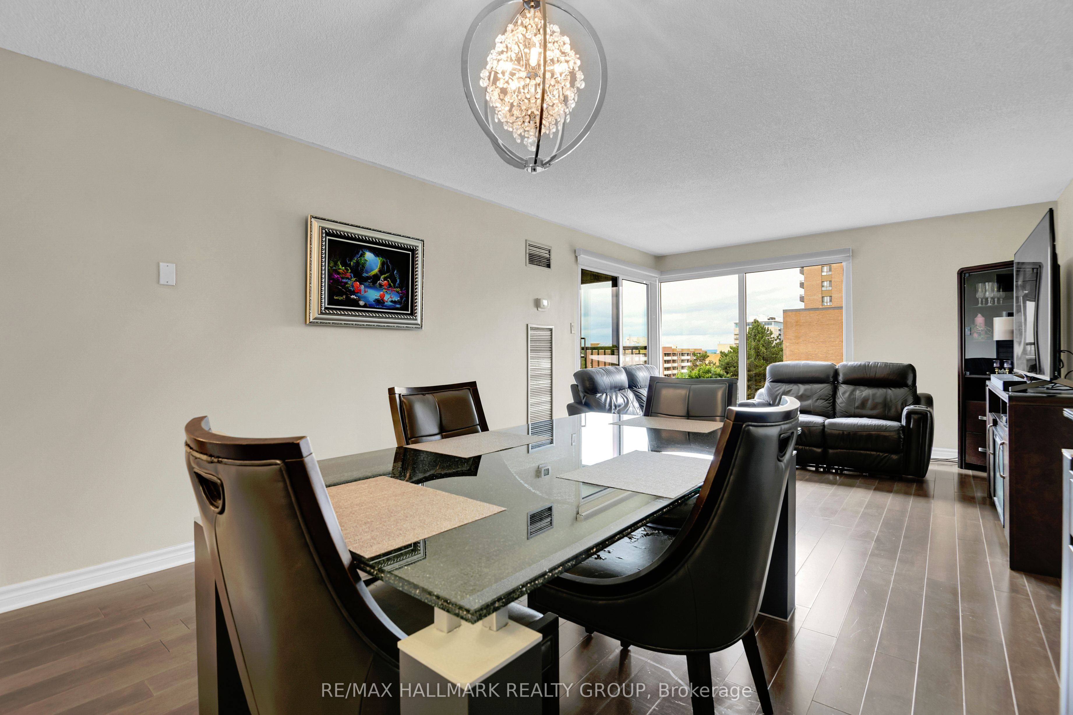 545 St Laurent Boulevard 503 Property Photo 19