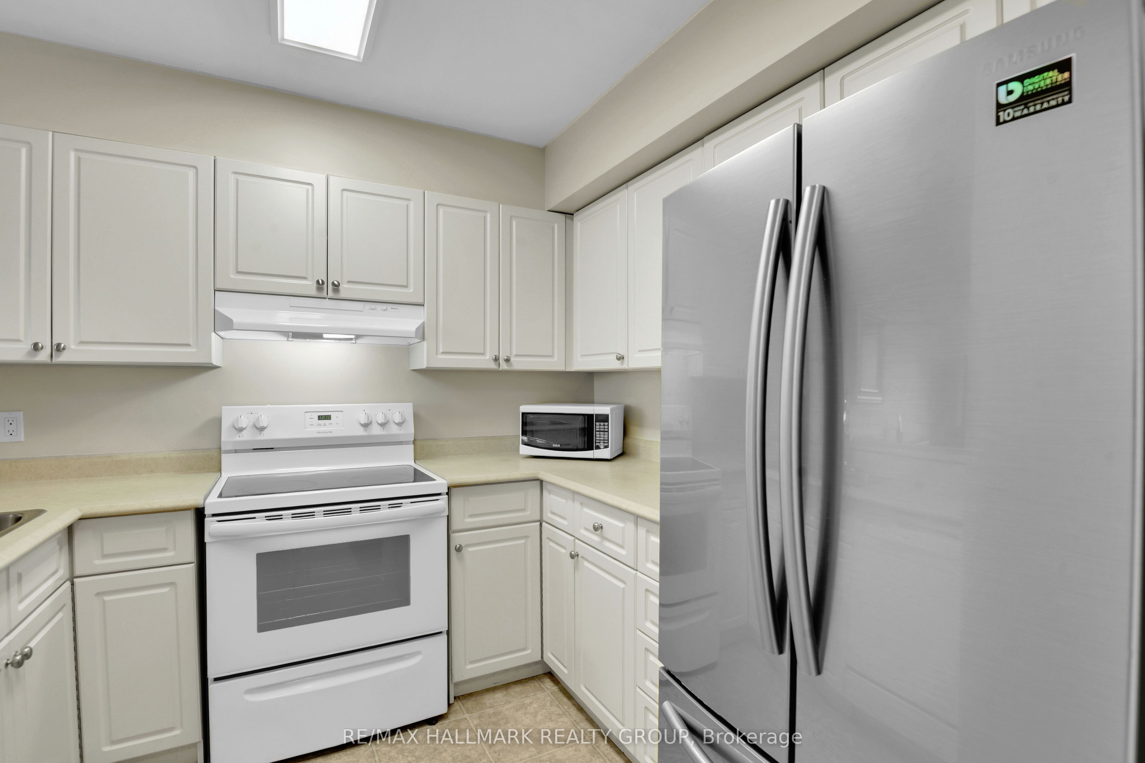 545 St Laurent Boulevard 503 Property Photo 21