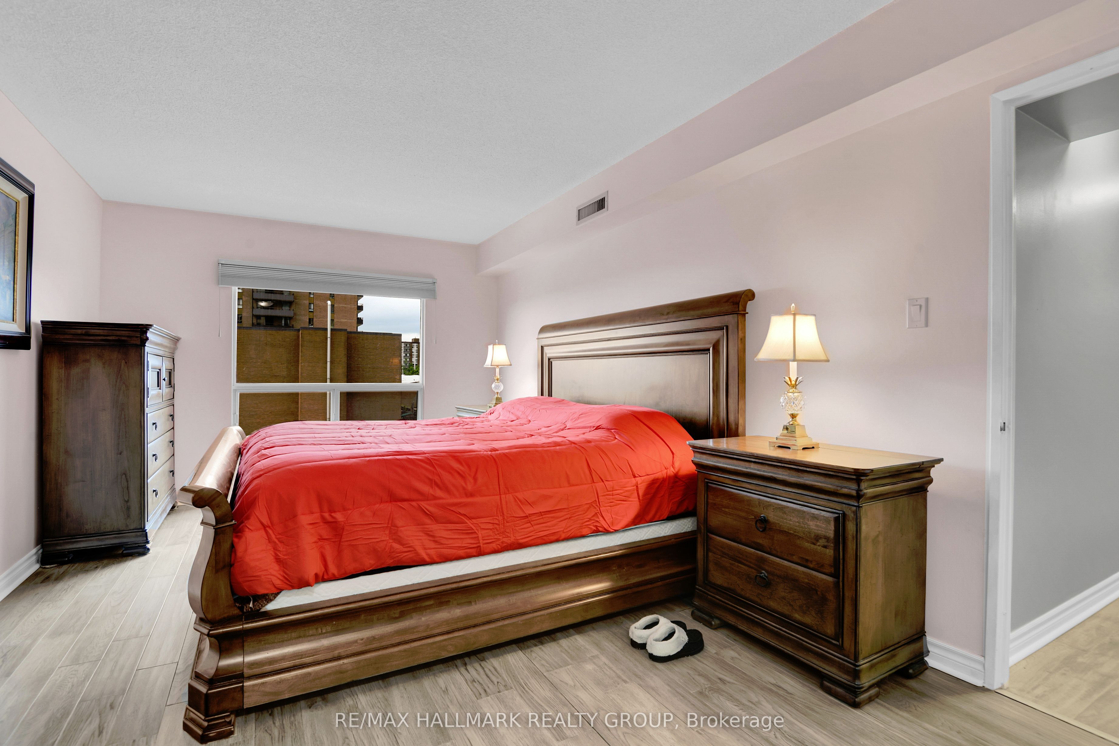 545 St Laurent Boulevard 503 Property Photo 24