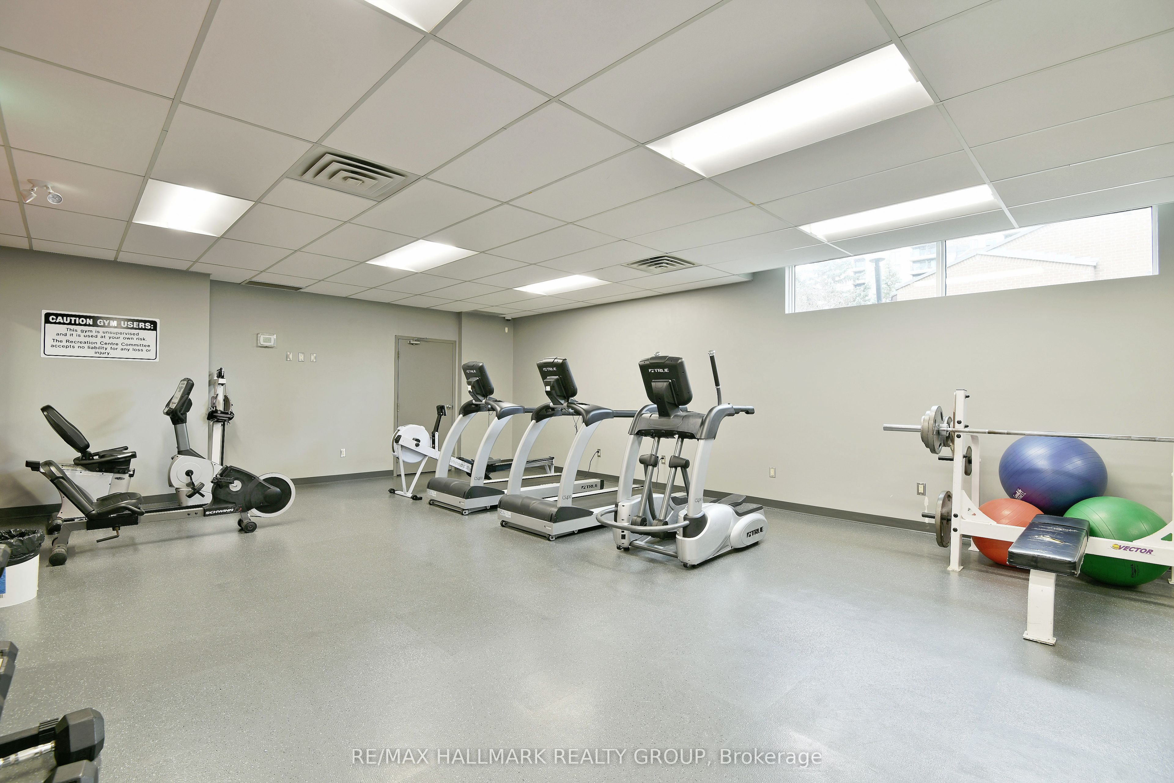 545 St Laurent Boulevard 503 Property Photo 38