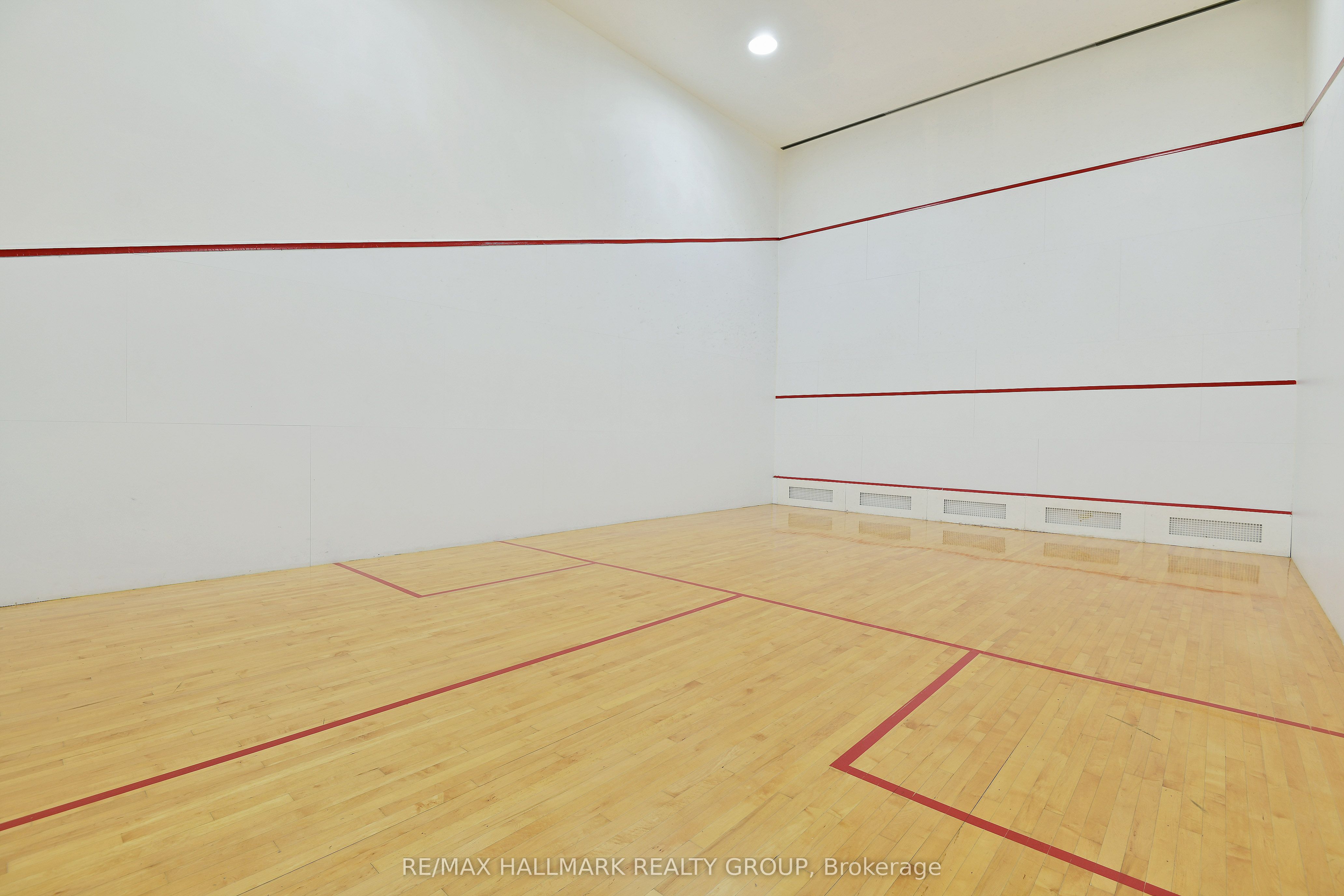 545 St Laurent Boulevard 503 Property Photo 40