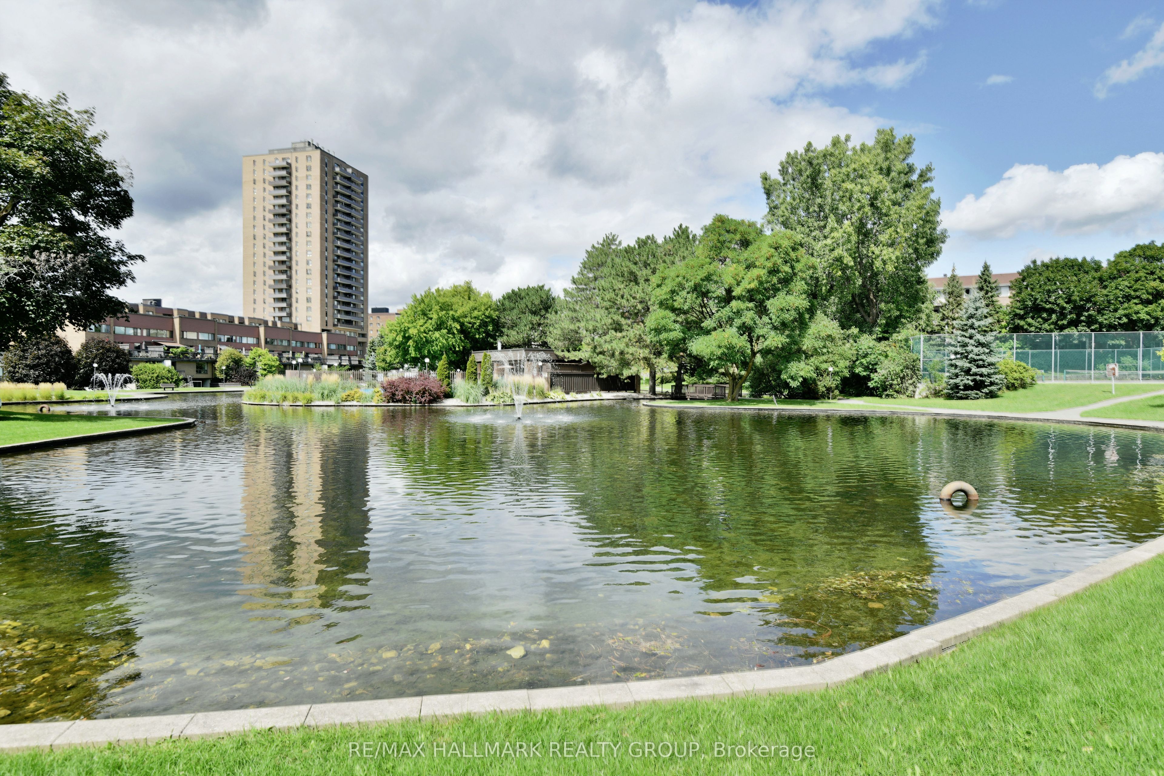 545 St Laurent Boulevard 503 Property Photo 43