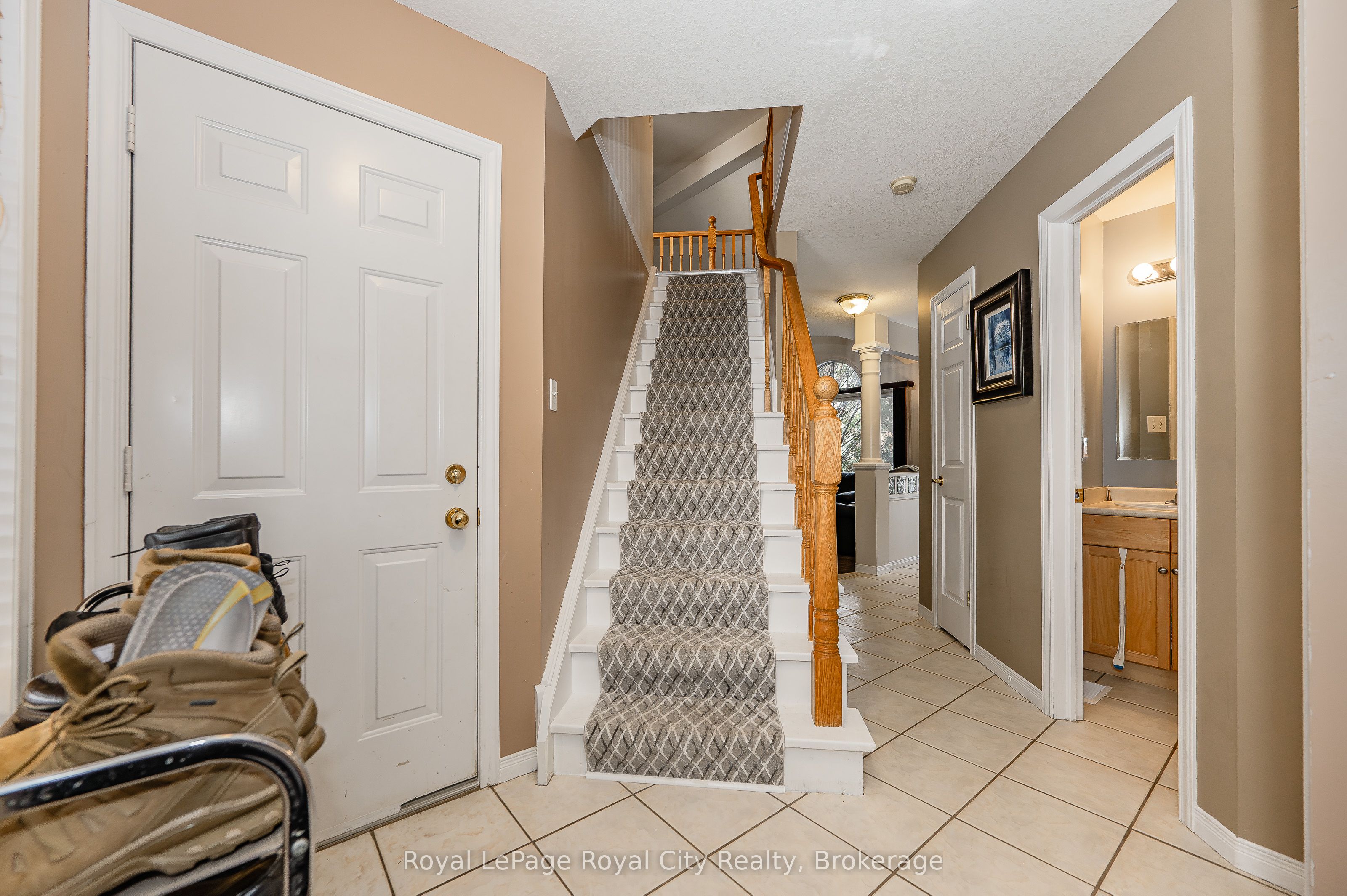 15 Camm Crescent Property Photo 5