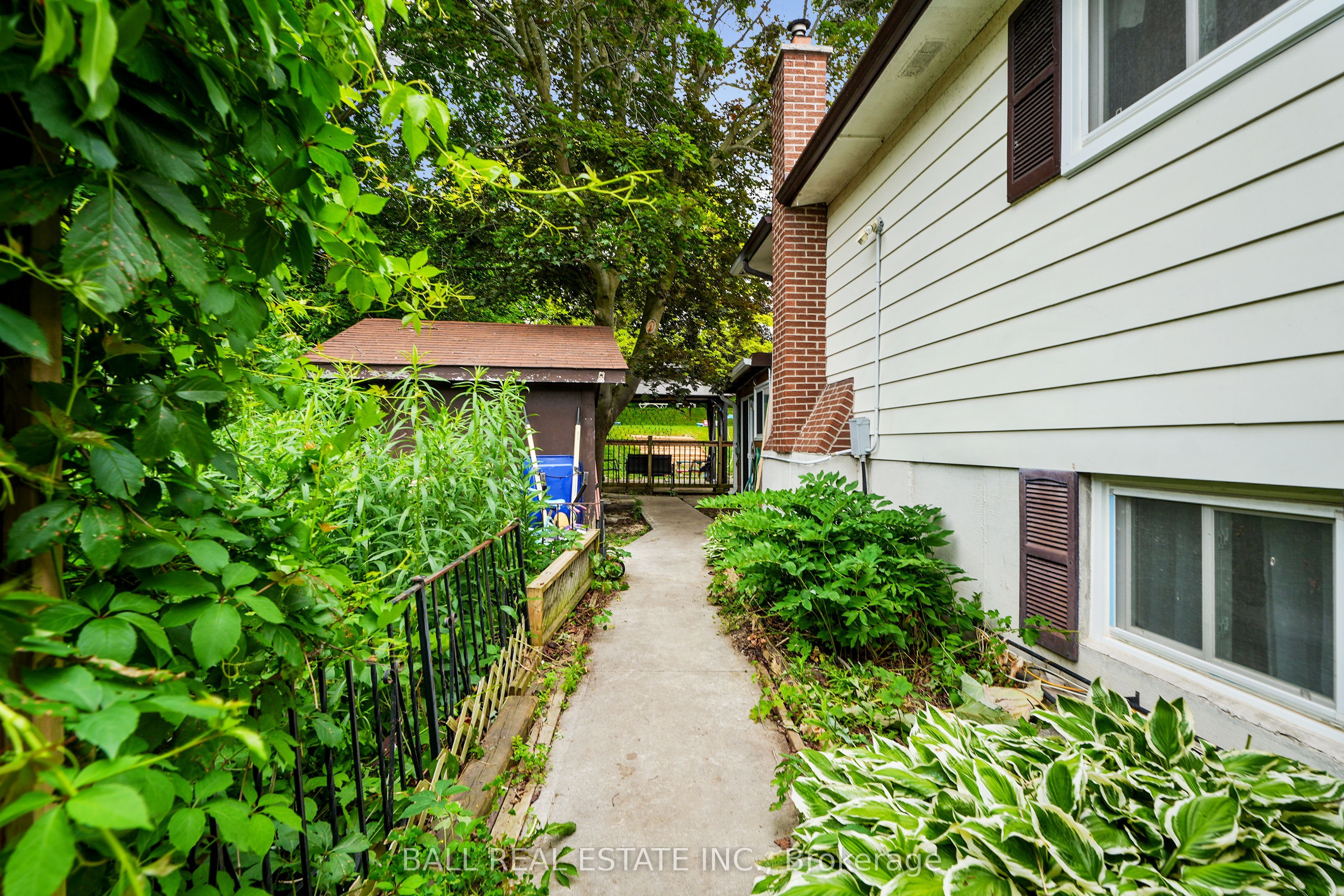 60a Crossley Drive Property Photo 11