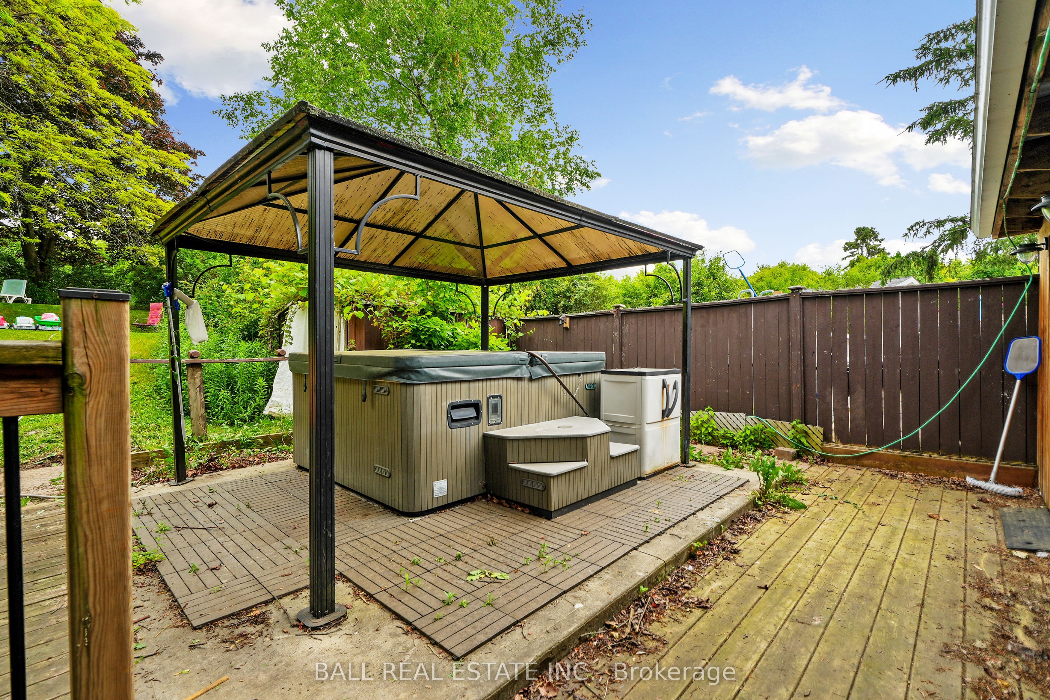 60a Crossley Drive Property Photo 16