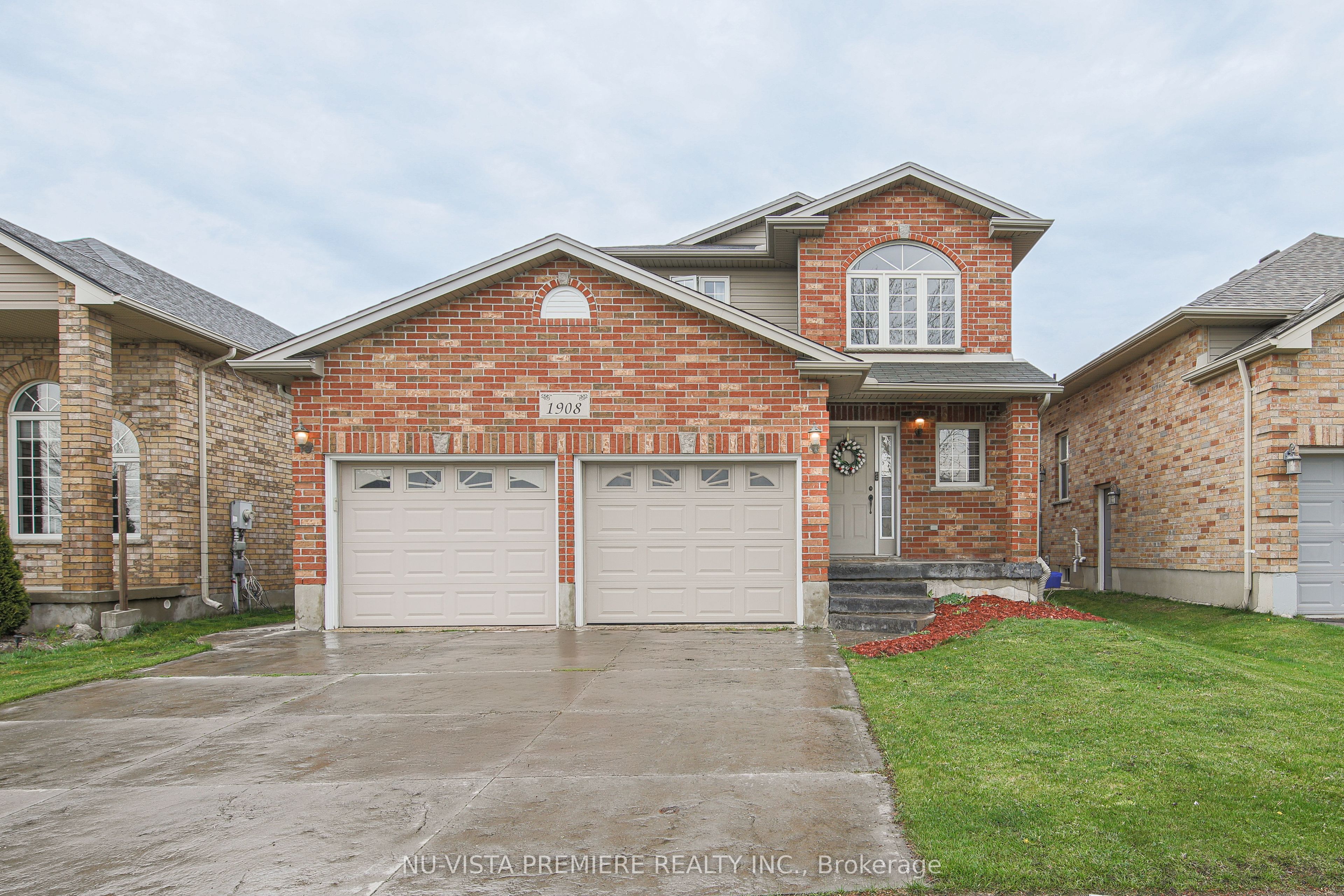 1908 Coronation Drive Property Photo 1