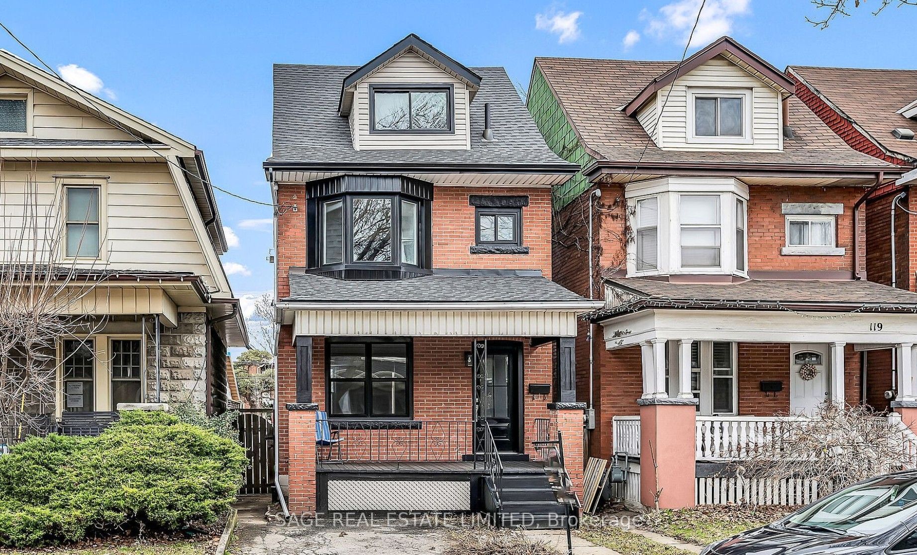 117 Rosslyn Avenue N Property Photo 1