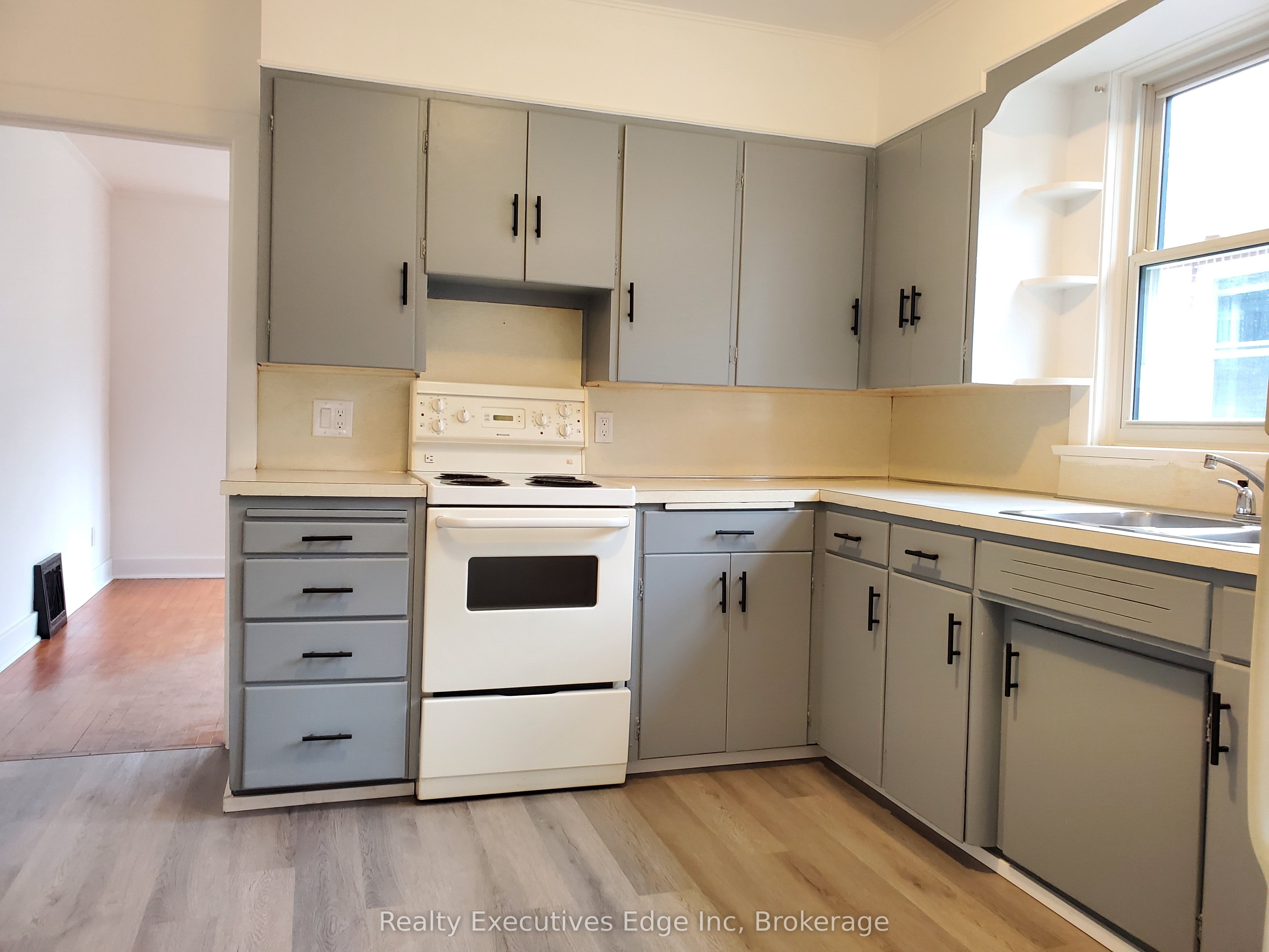 20 Armstrong Avenue Property Photo 4