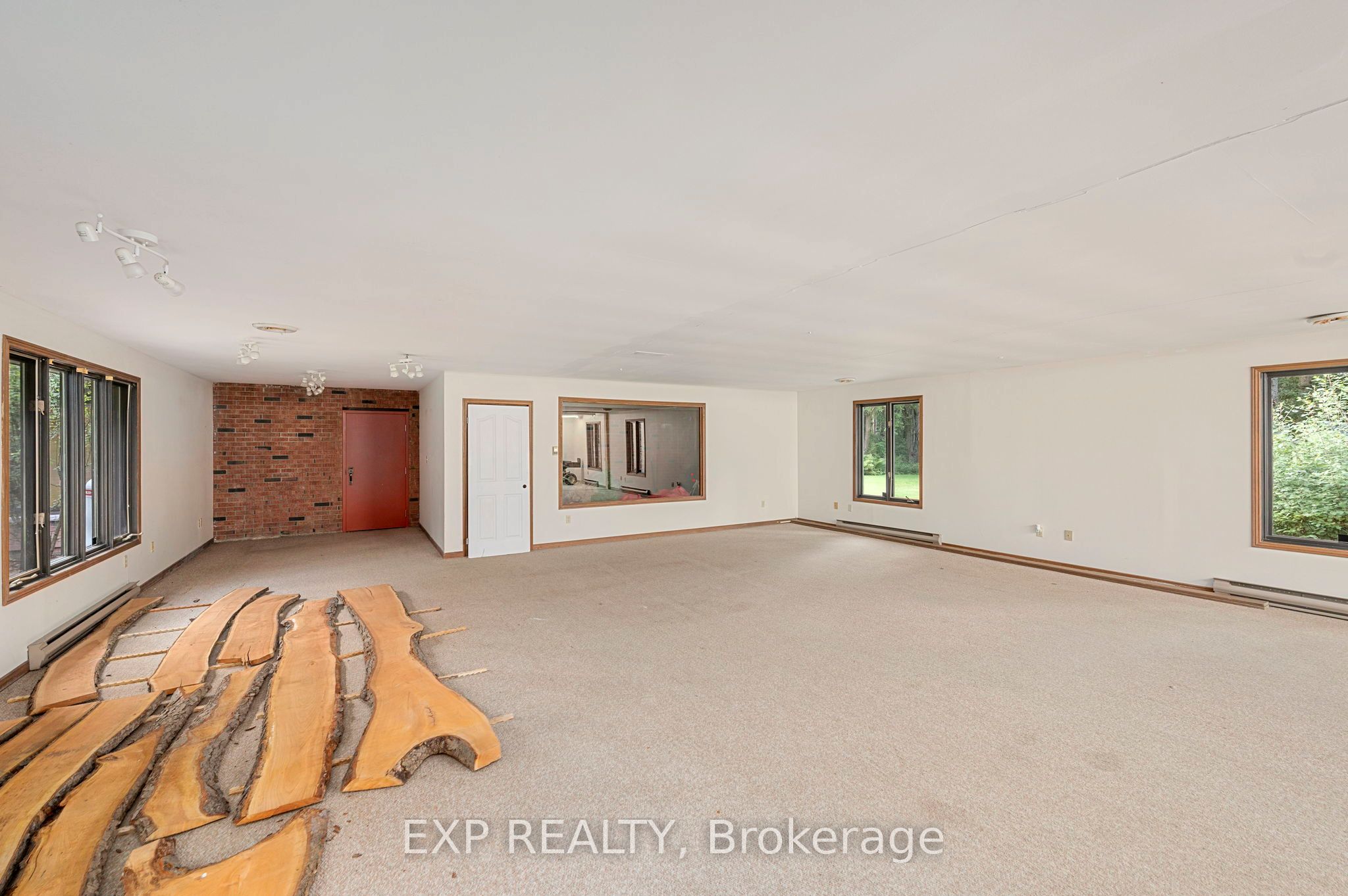 10608 Longwoods Road Property Photo 29