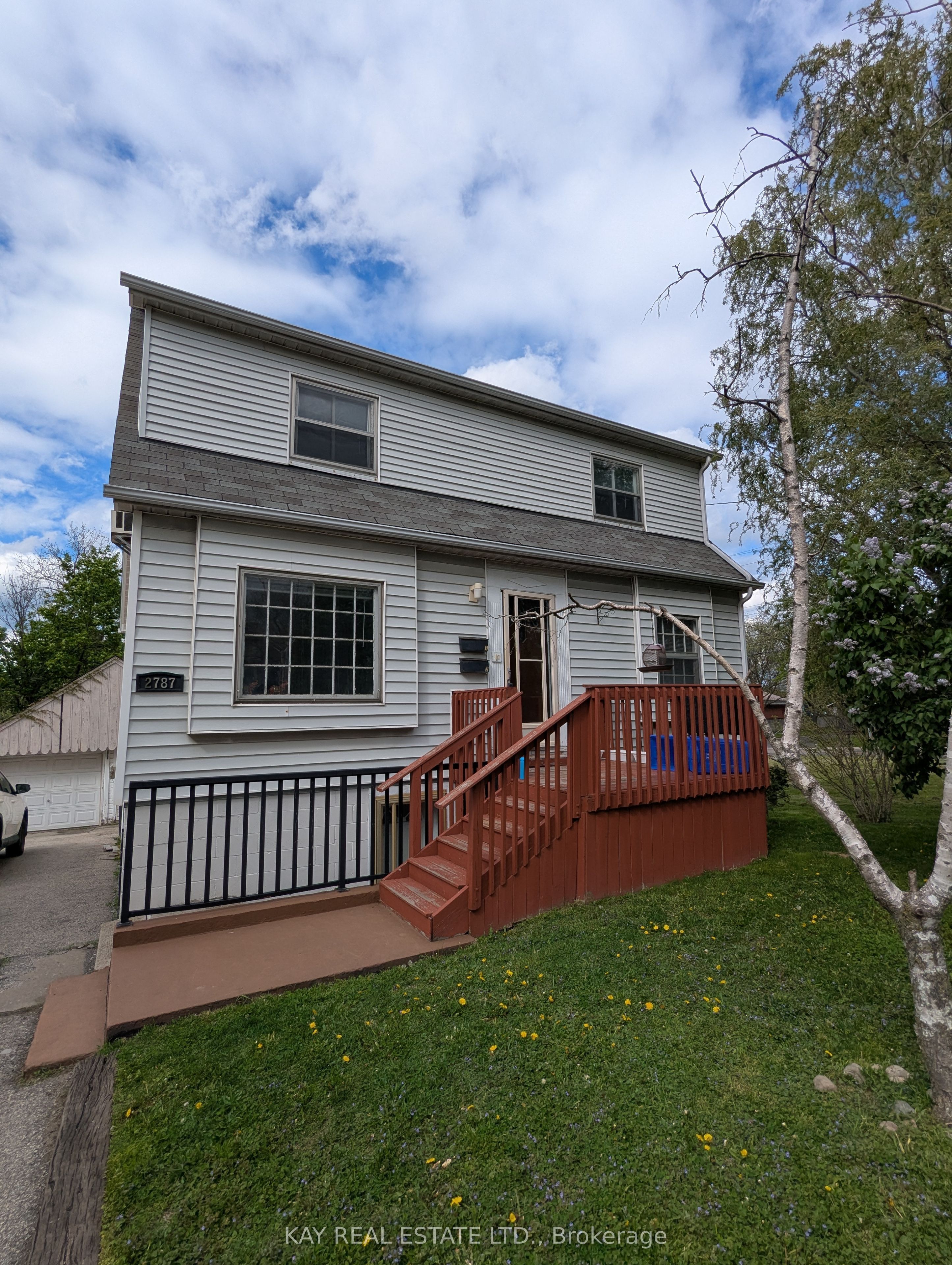 2787 King Street Property Photo 3