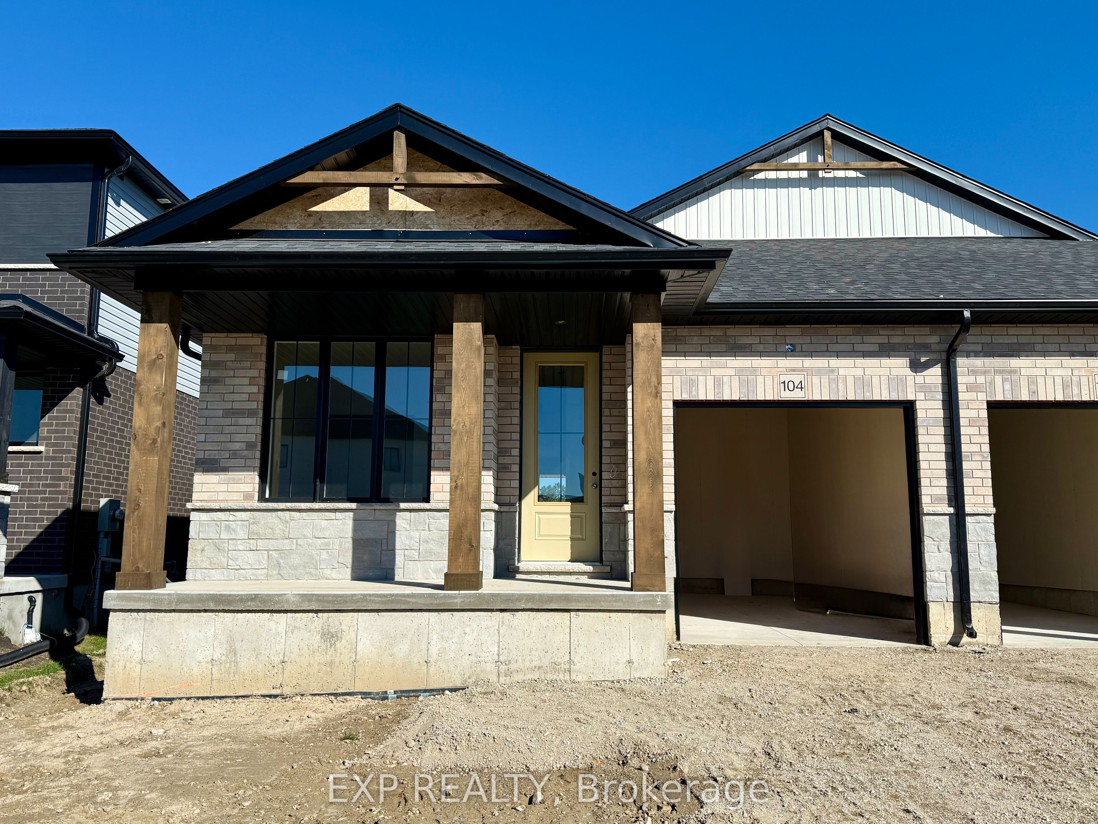 104 Thackeray Way Property Photo 2