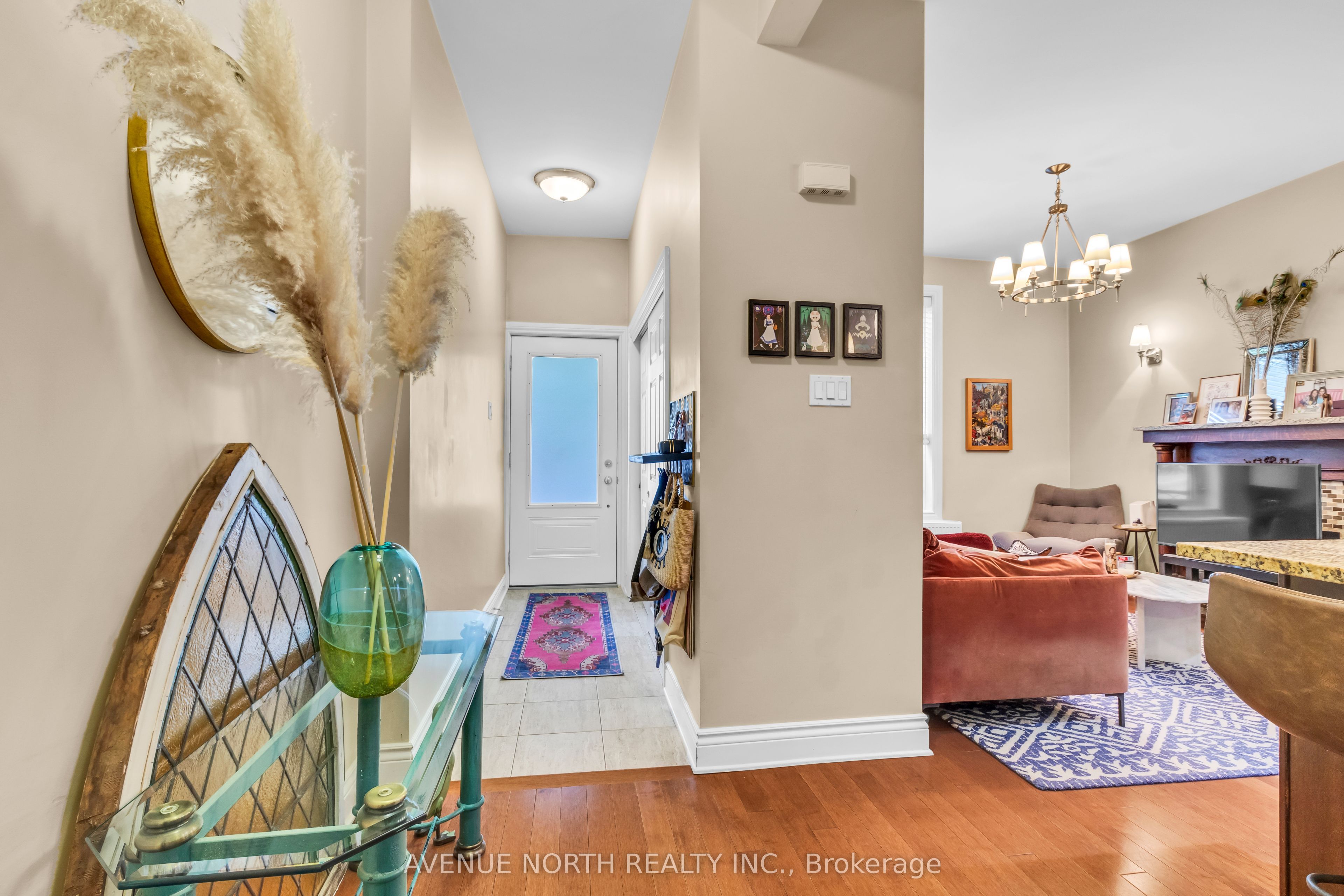 #1 - 871 Somerset Street Property Photo 3