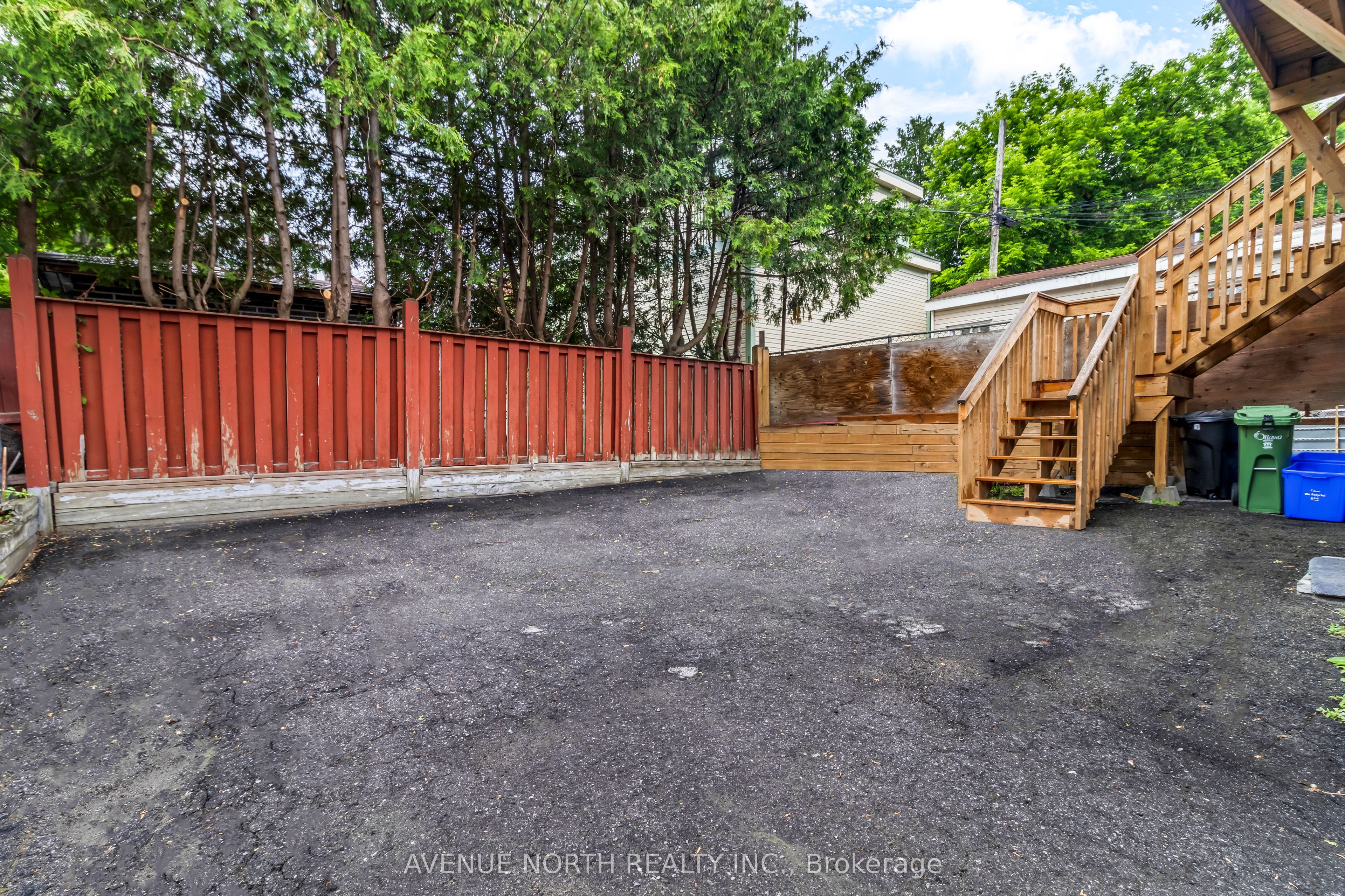 #1 - 871 Somerset Street Property Photo 18
