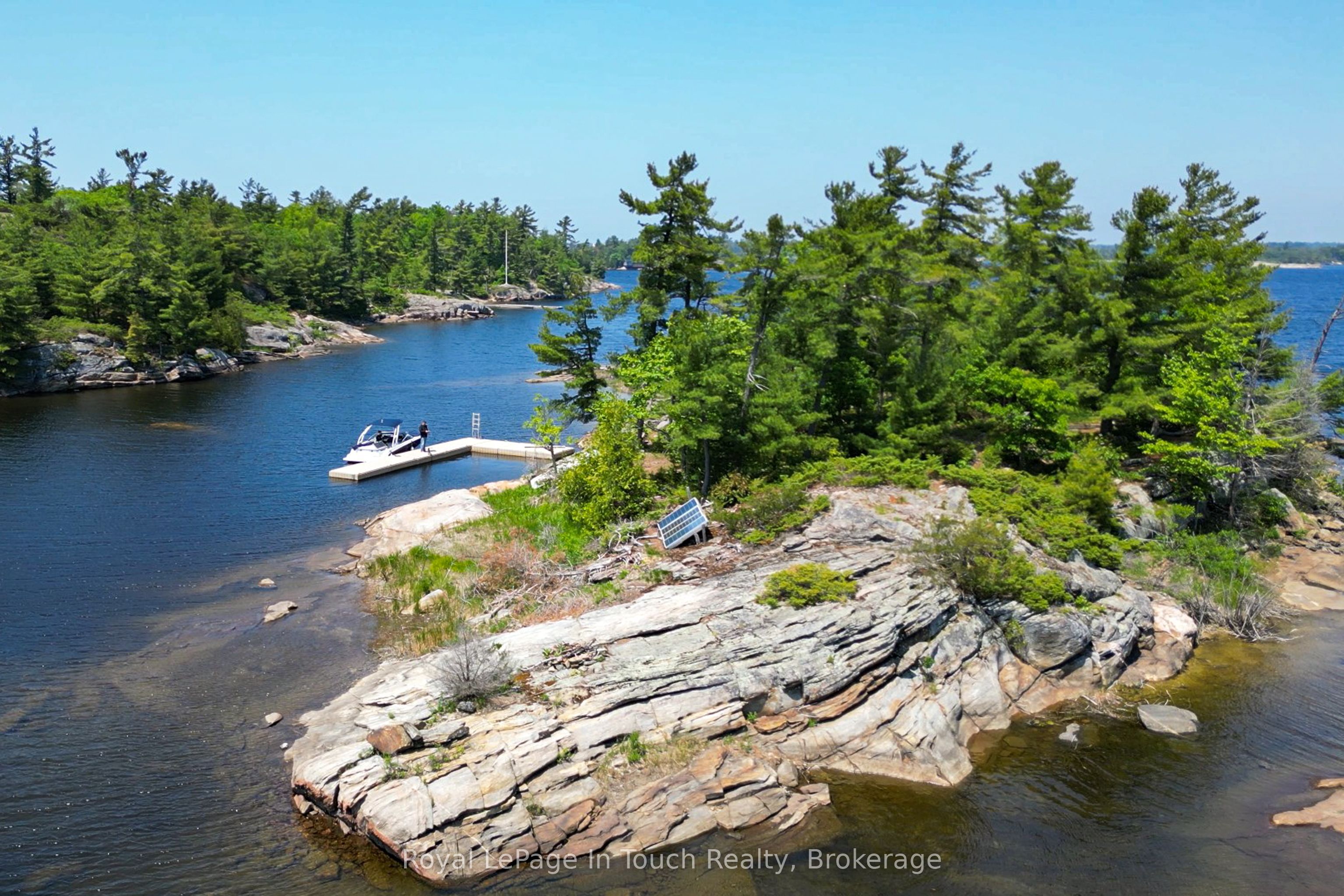 2 Island 1690 N/a Property Photo 1