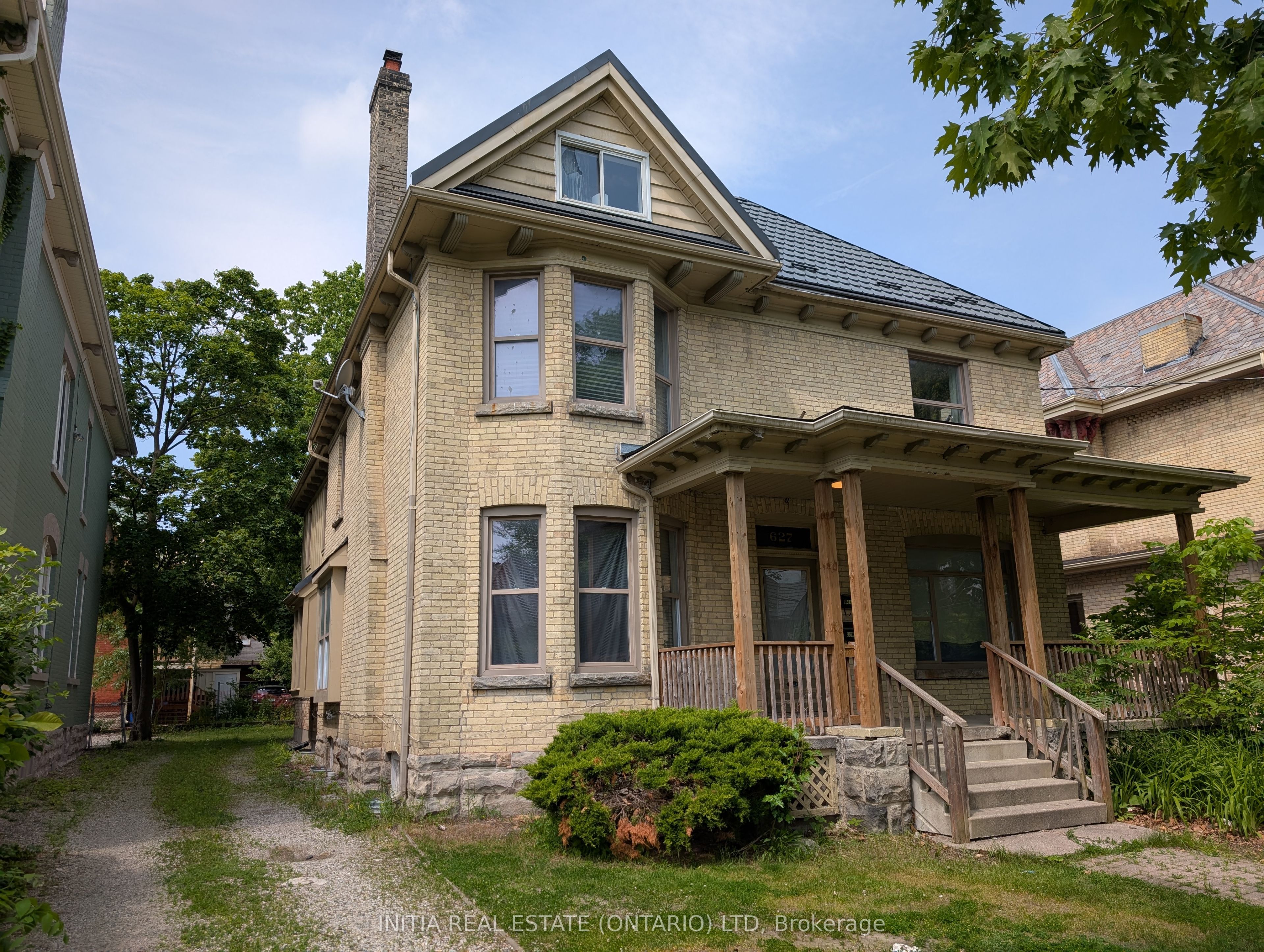 627 Wellington Street Property Photo 1