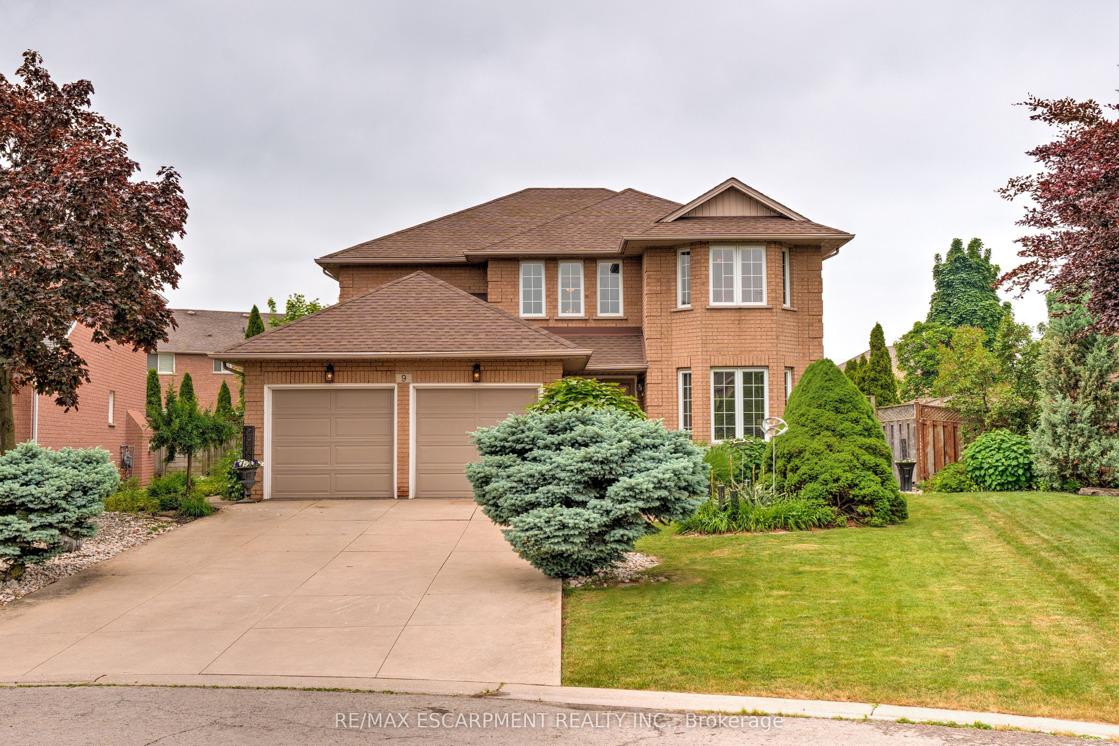 9 Sugarberry Court Property Photo 1