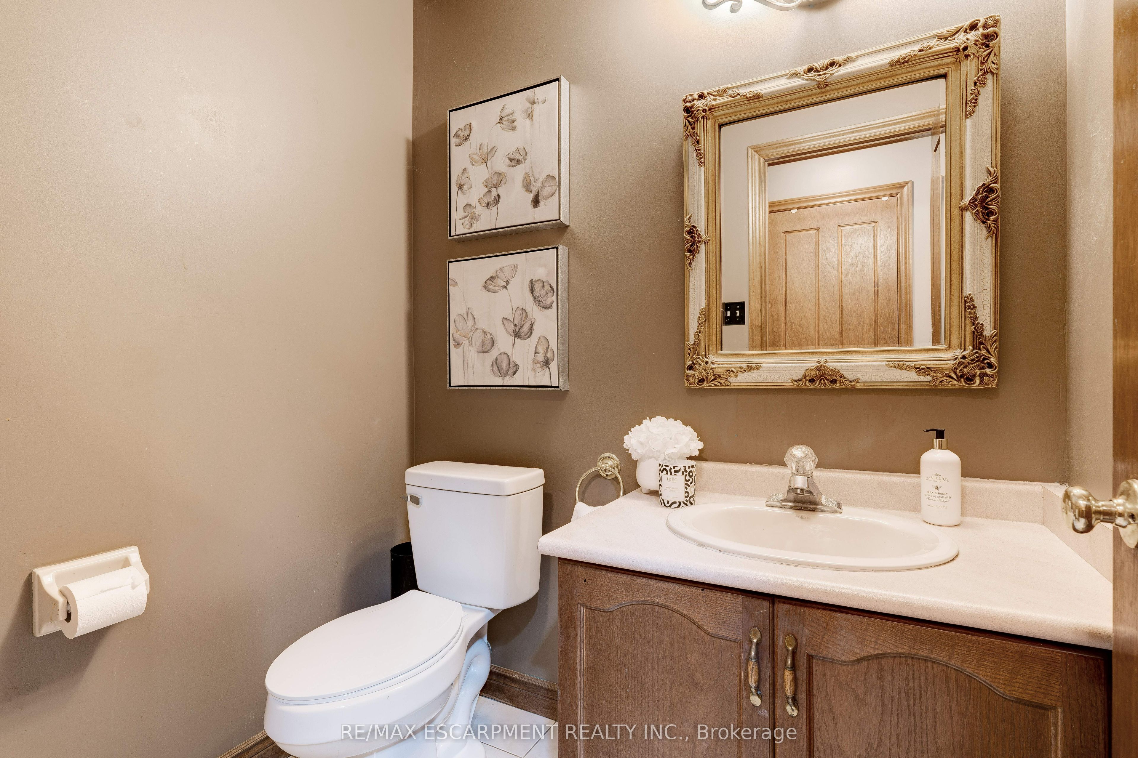 9 Sugarberry Court Property Photo 15