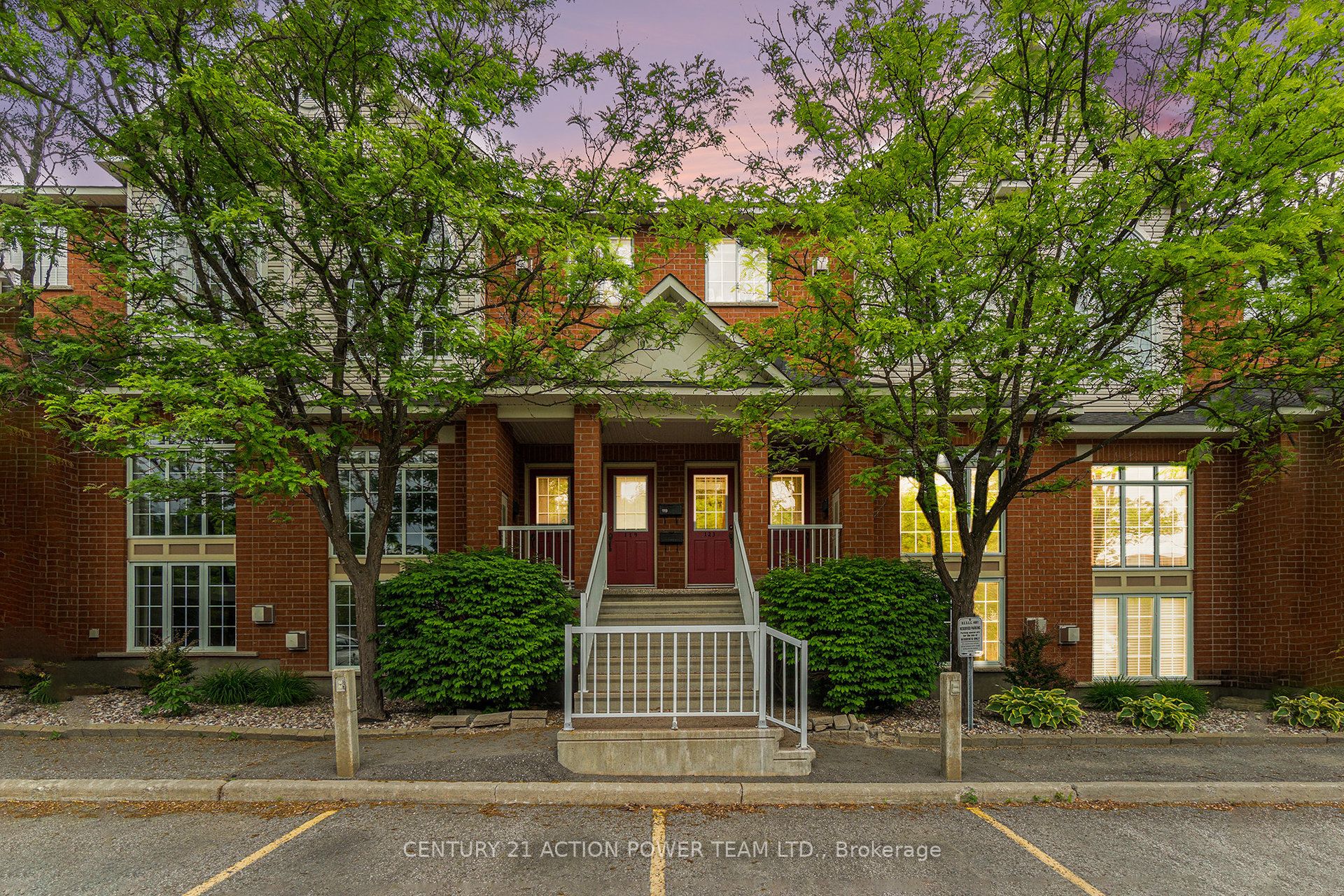 123 Gatestone Private Property Photo 1