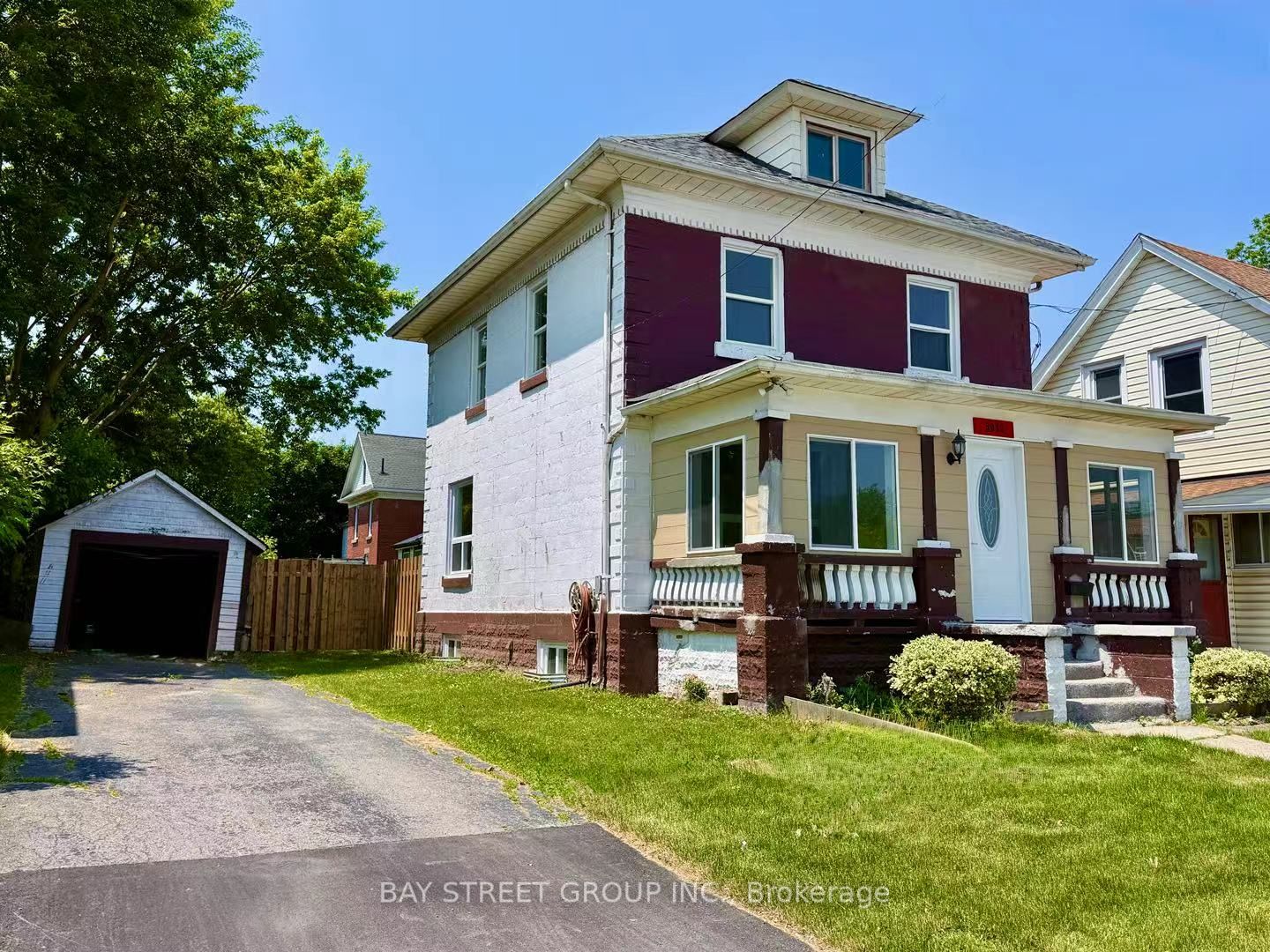 5043 St Lawrence Avenue Property Photo 1