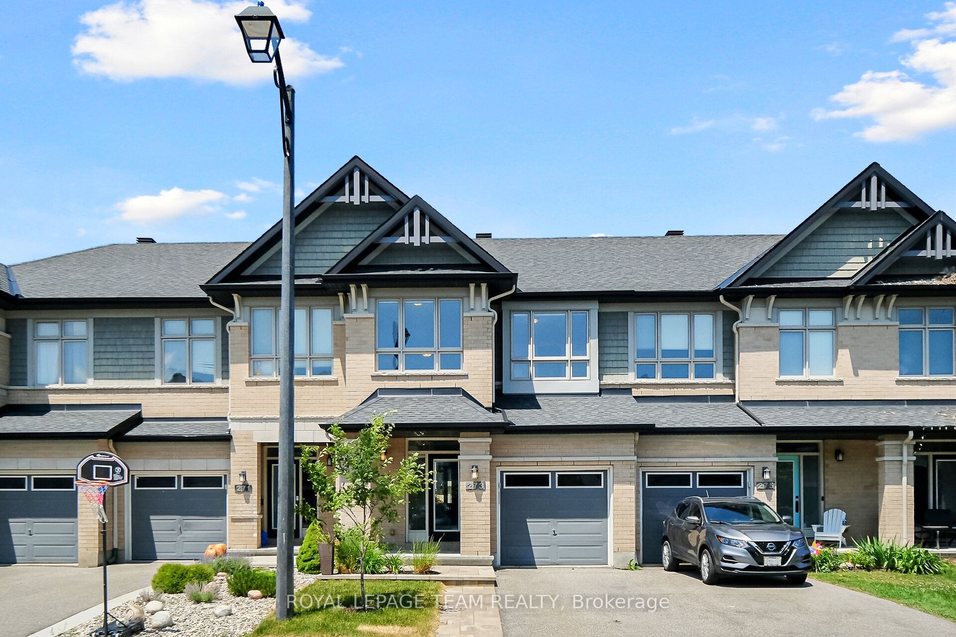 273 Shinleaf Crescent Property Photo 1