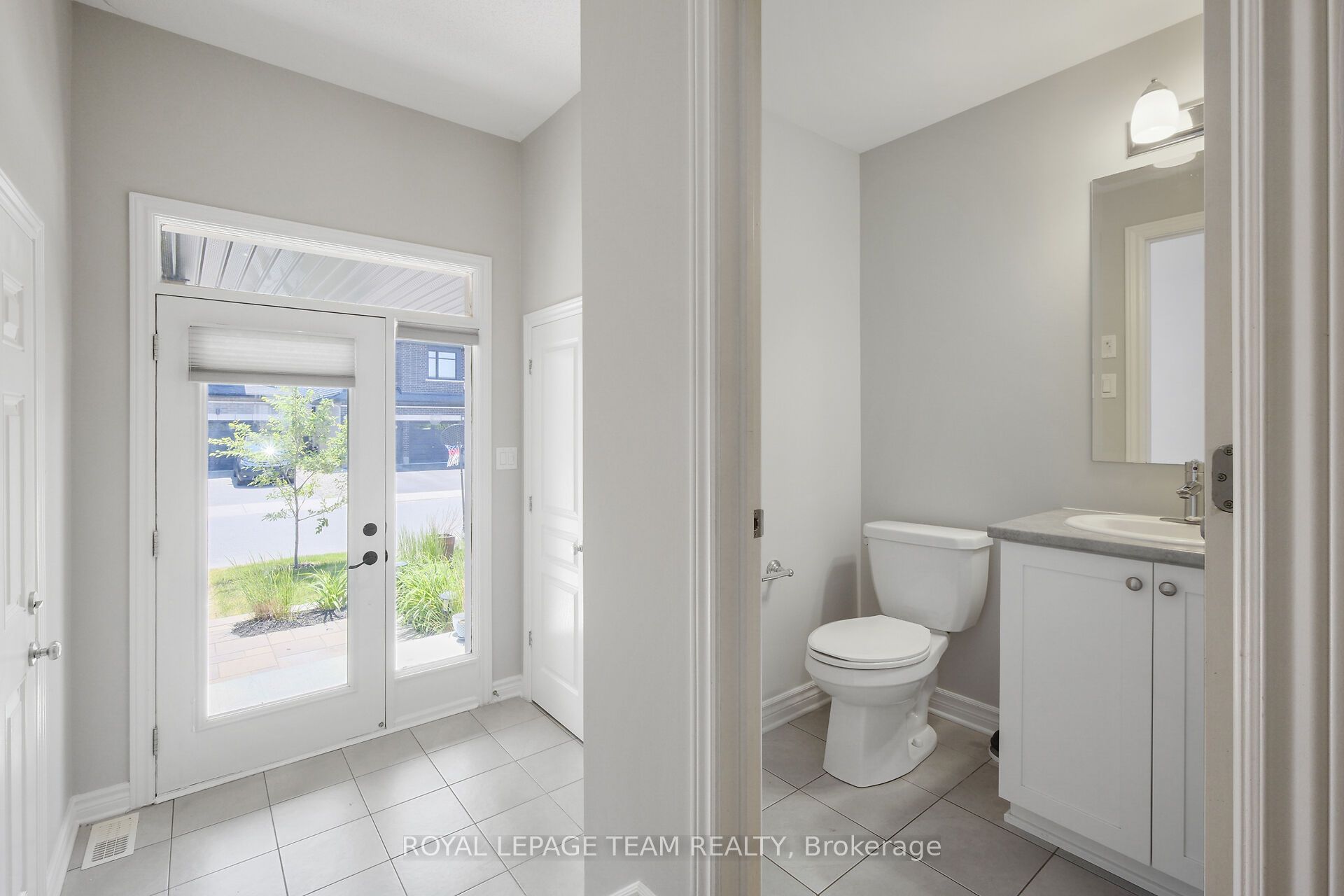 273 Shinleaf Crescent Property Photo 4