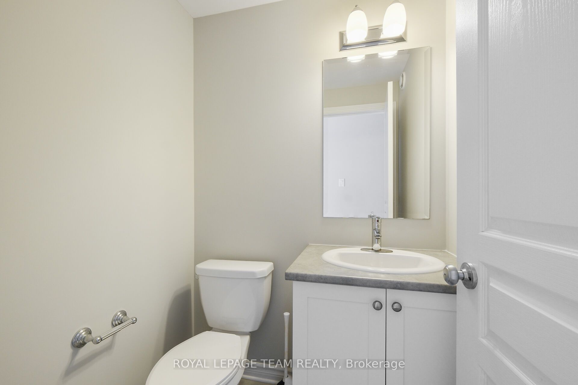 273 Shinleaf Crescent Property Photo 5