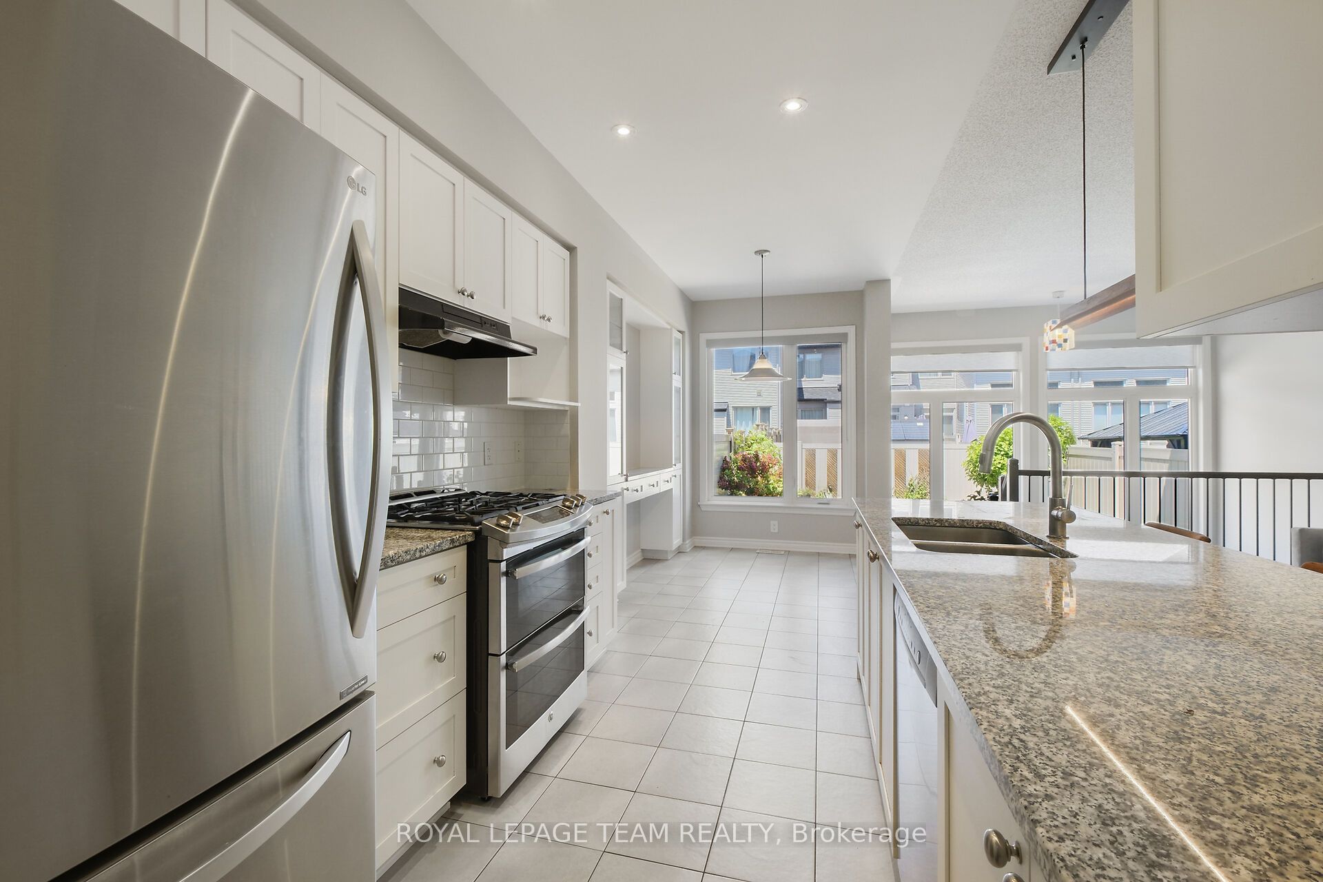 273 Shinleaf Crescent Property Photo 6