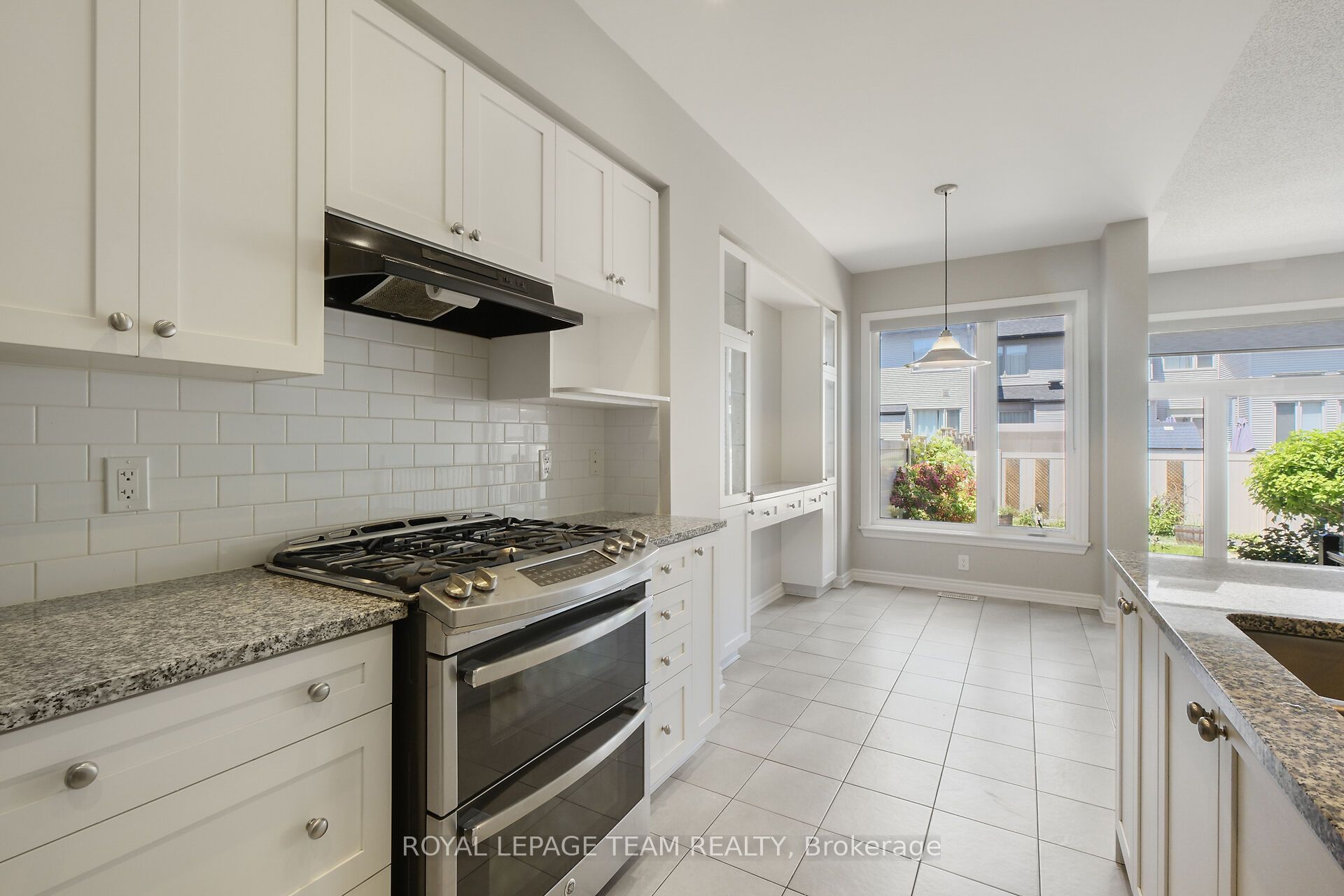 273 Shinleaf Crescent Property Photo 7