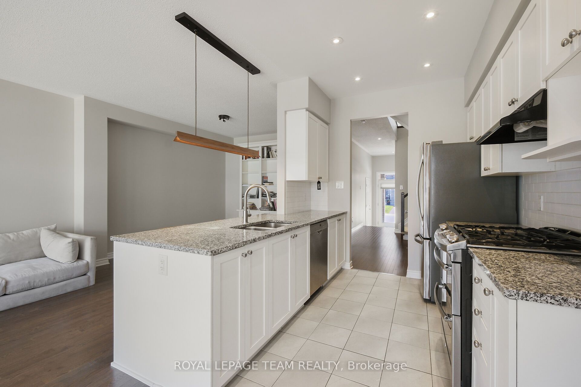 273 Shinleaf Crescent Property Photo 10
