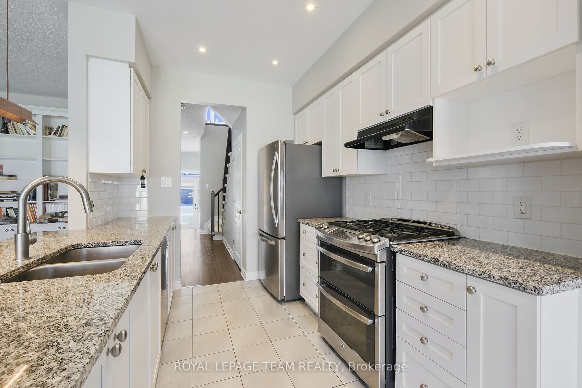 273 Shinleaf Crescent Property Photo 11