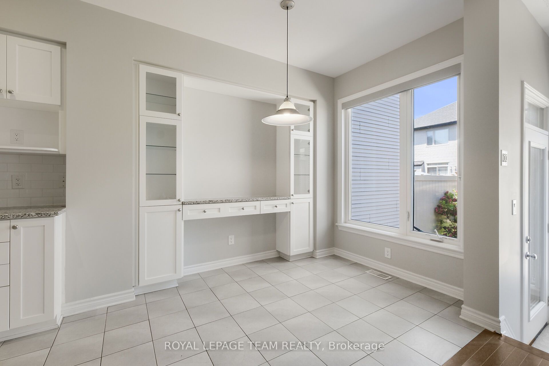 273 Shinleaf Crescent Property Photo 13