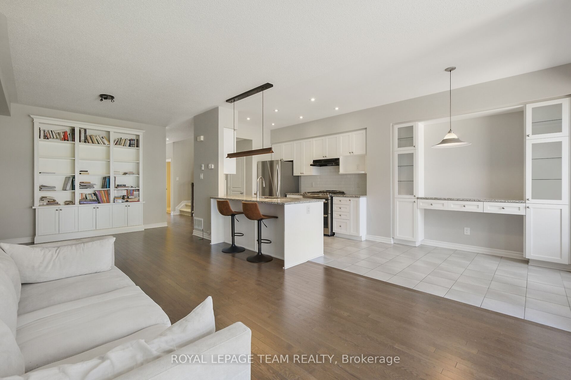 273 Shinleaf Crescent Property Photo 16