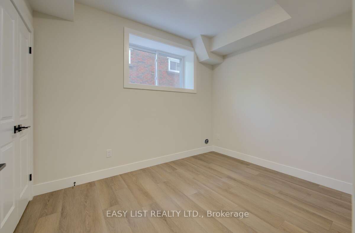 17 Peter Street 1 Property Photo 17