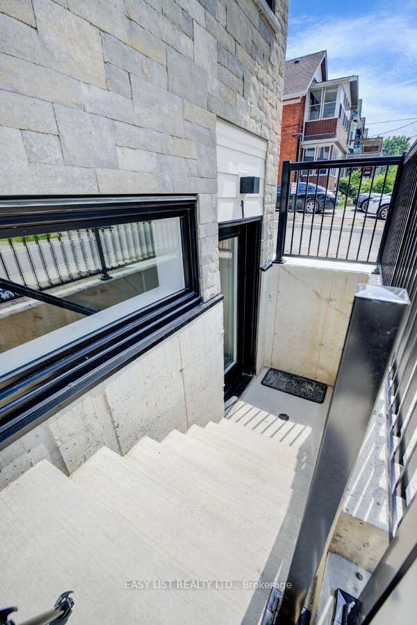 17 Peter Street 1 Property Photo 19