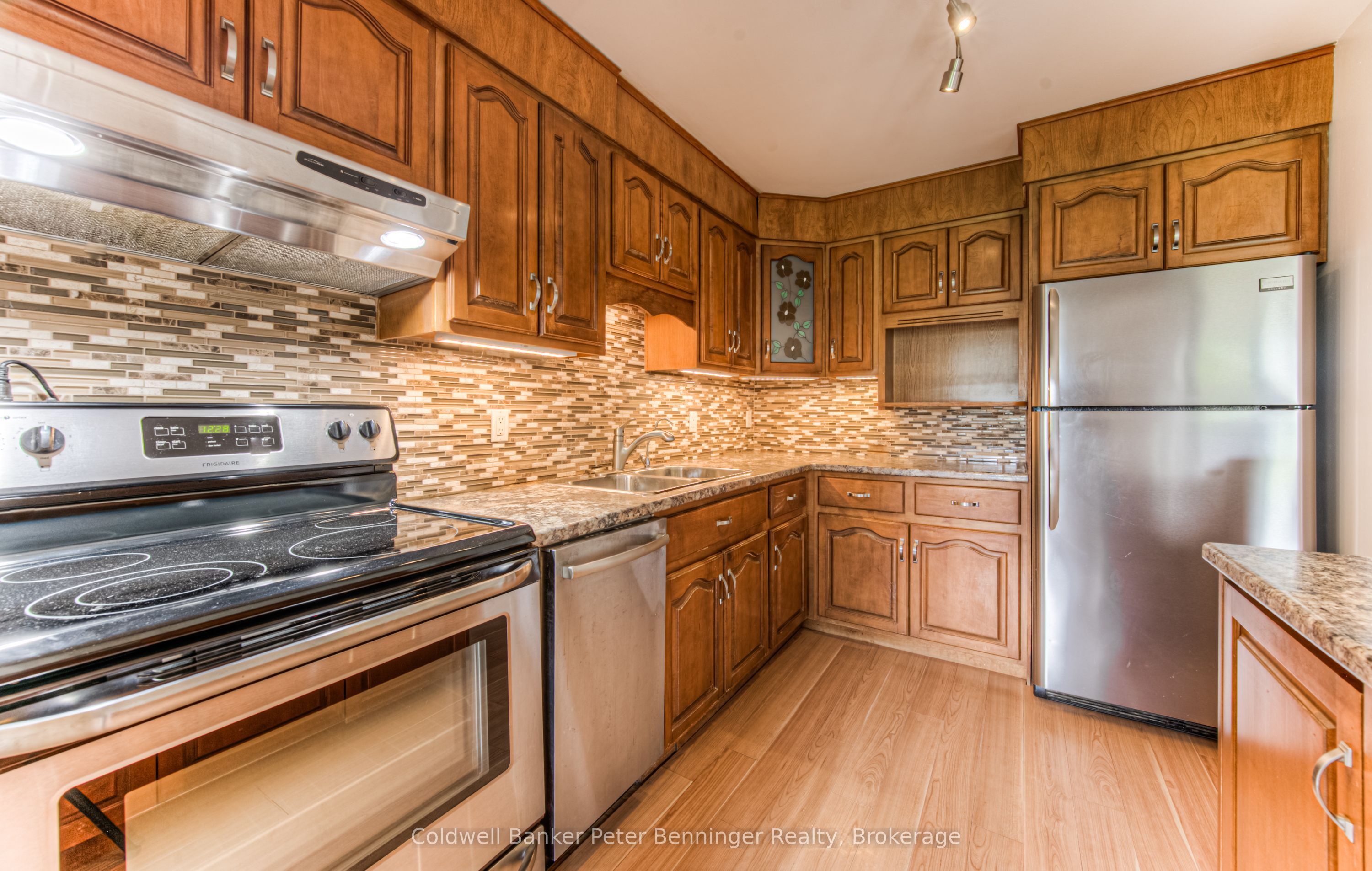 1100 Courtland Avenue E 211 Property Photo 11
