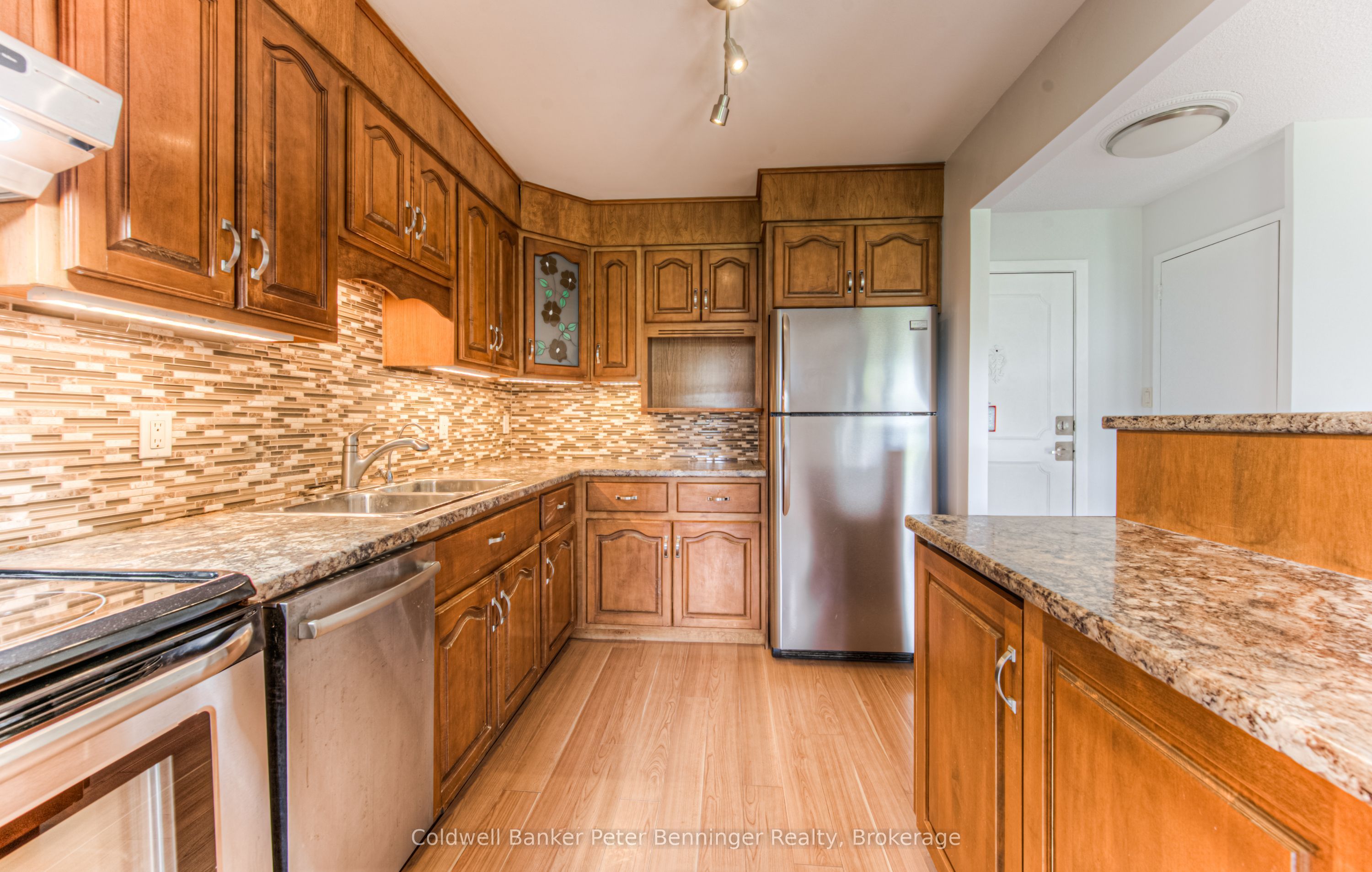 1100 Courtland Avenue E 211 Property Photo 12