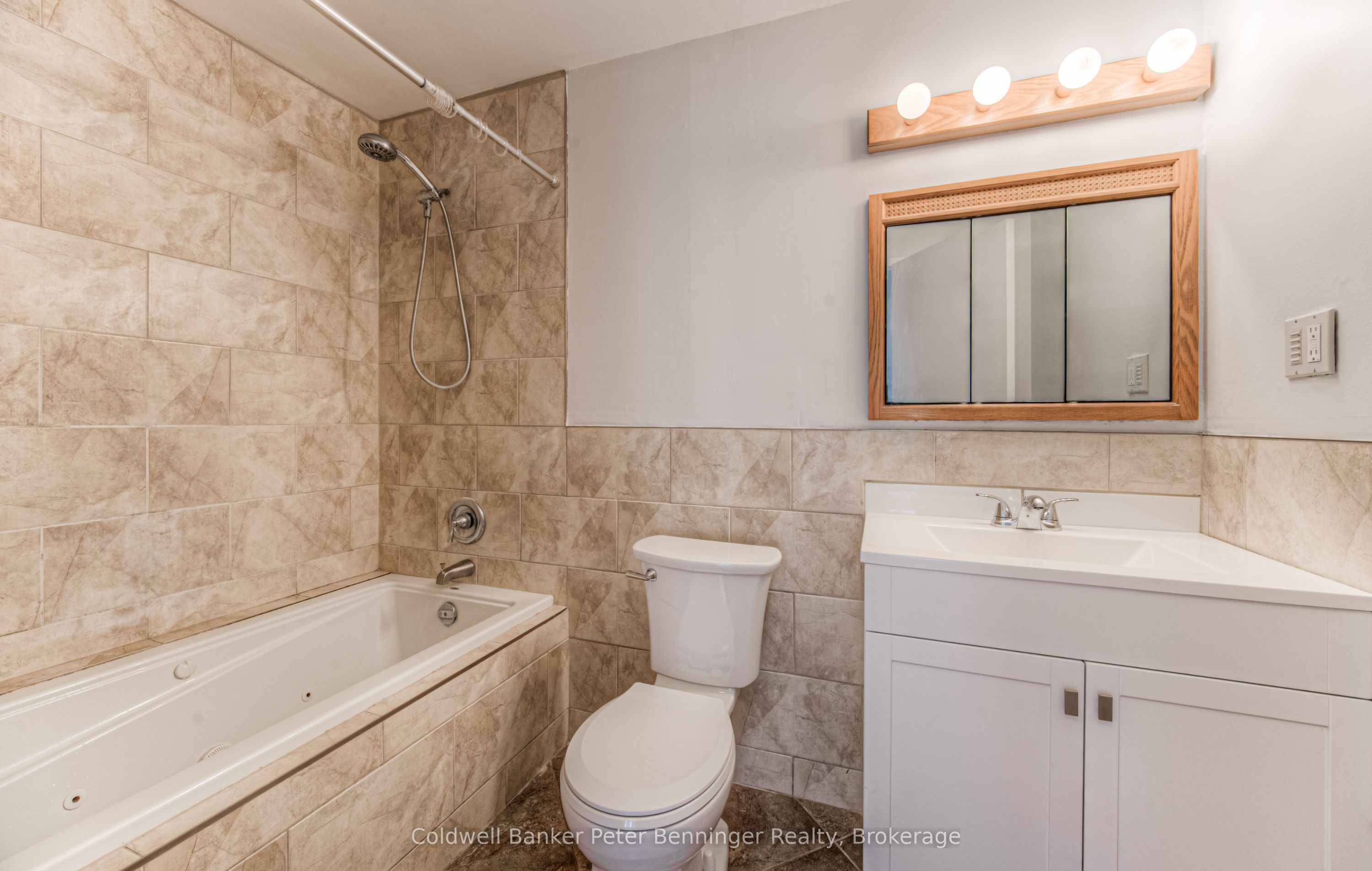 1100 Courtland Avenue E 211 Property Photo 20