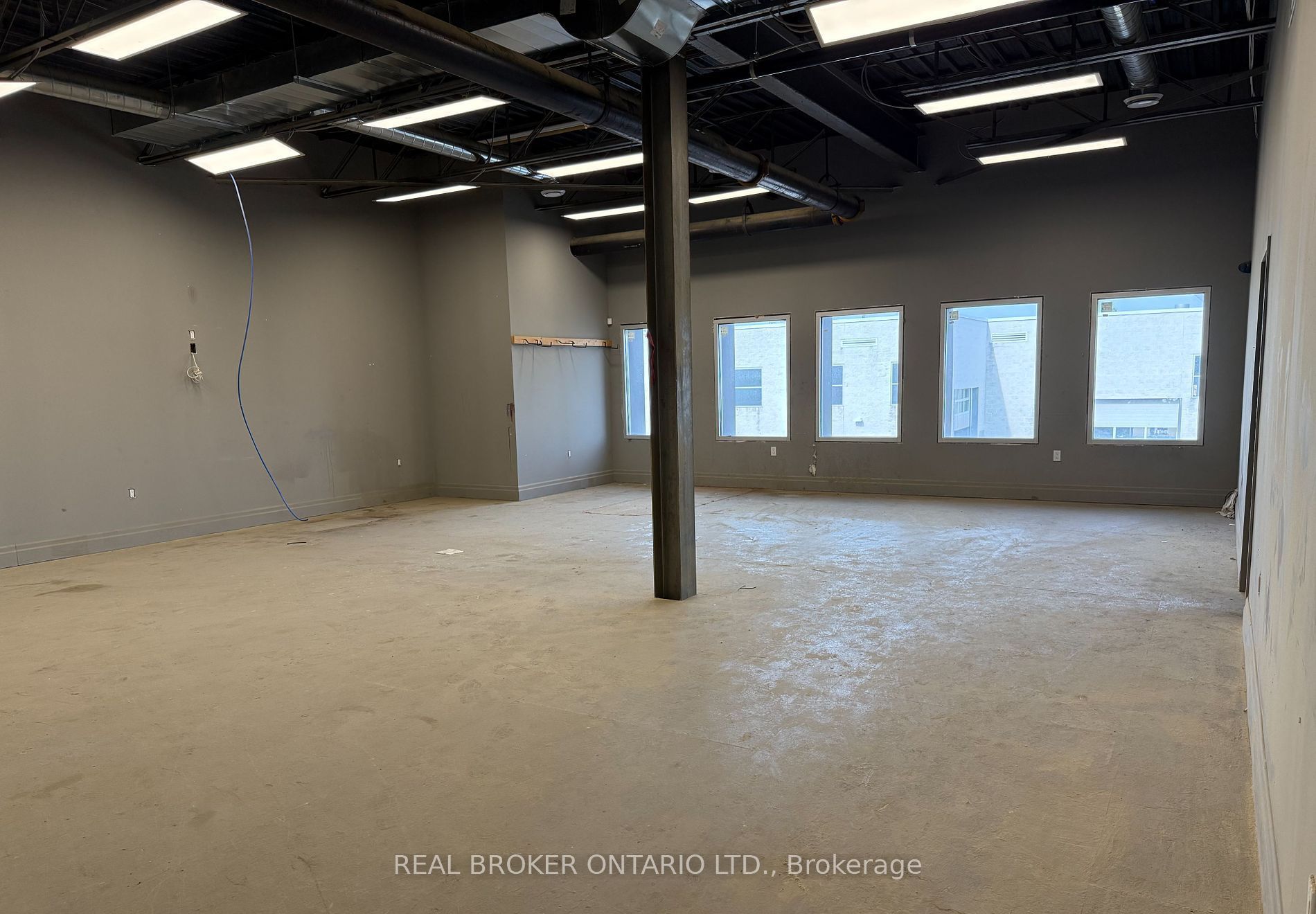 5900 Thorold Stone Road 2b Property Photo 3