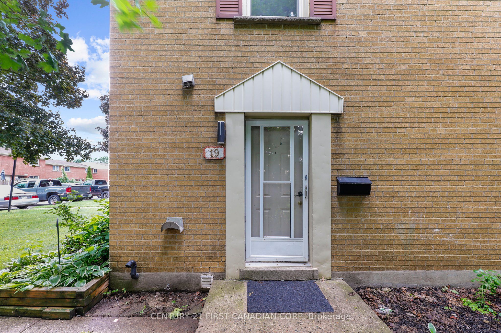19 Arbour Glen Cres Property Photo 1