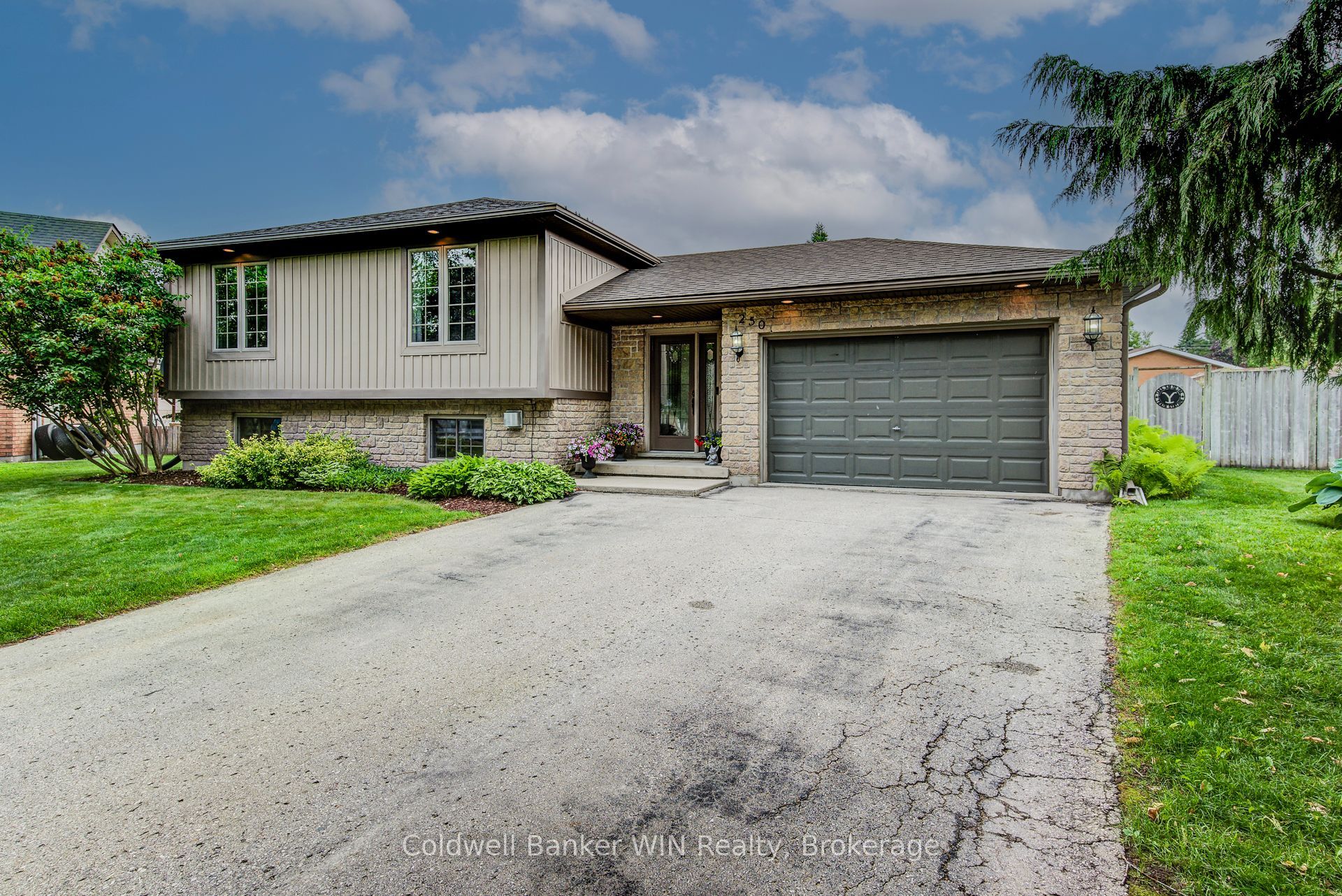250 Justin's Place Property Photo 1