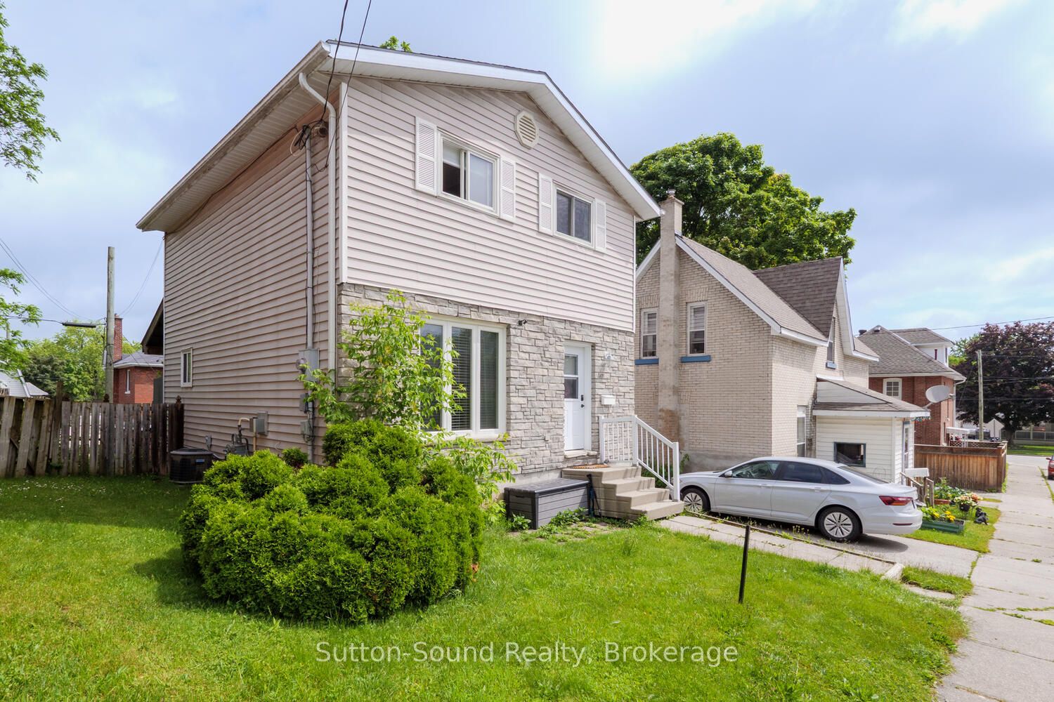 428 11TH A Street W Property Photo 1