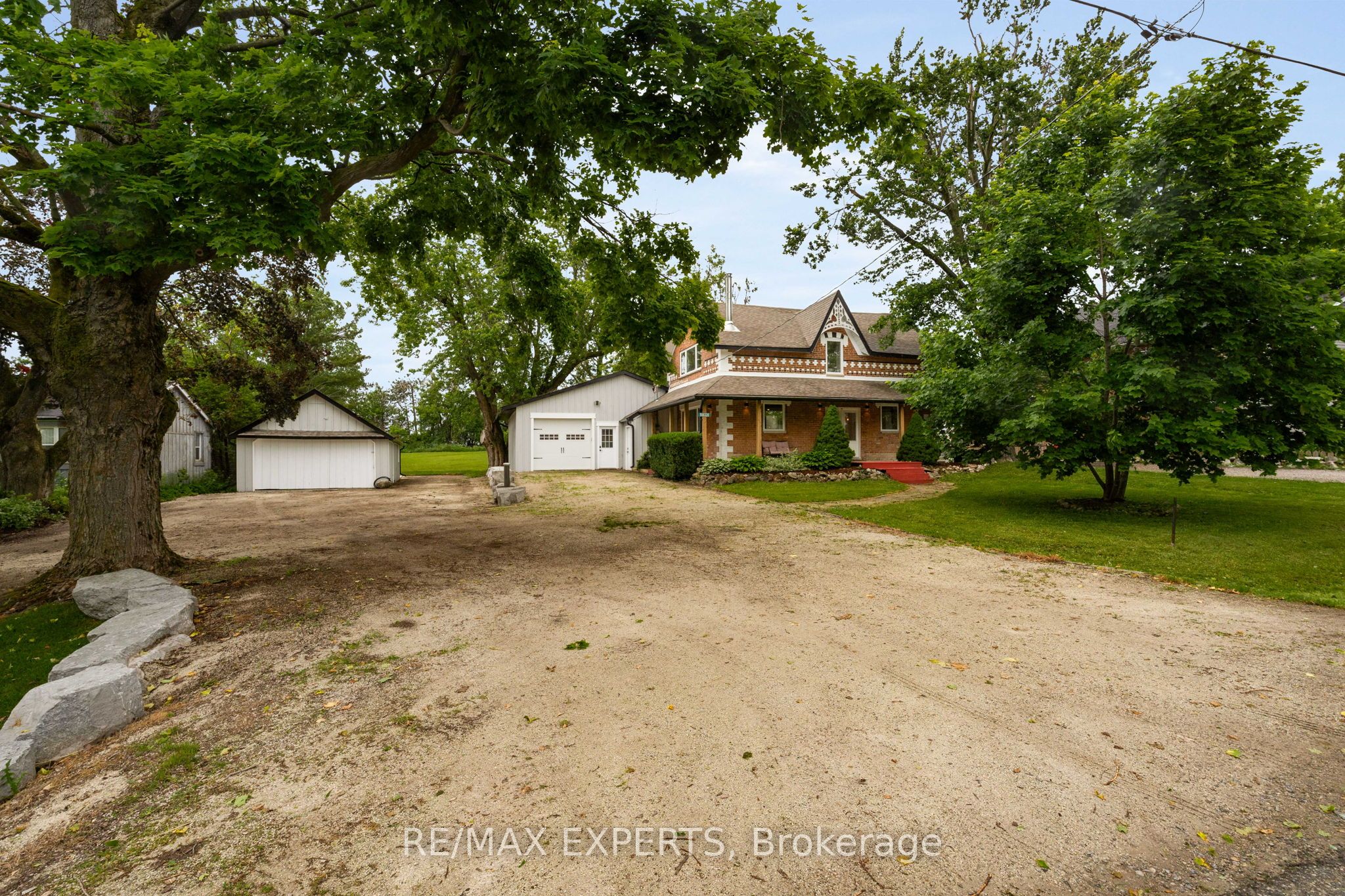 598320 2nd Line W Property Photo 1