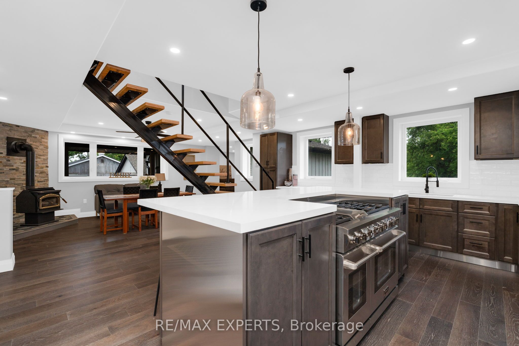 598320 2nd Line W Property Photo 9