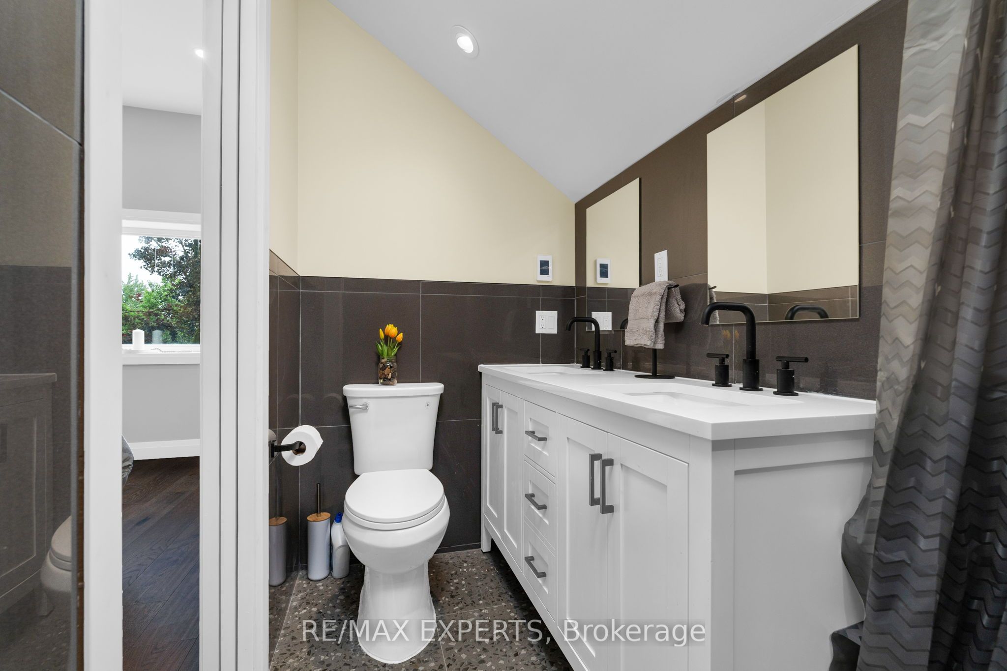 598320 2nd Line W Property Photo 14